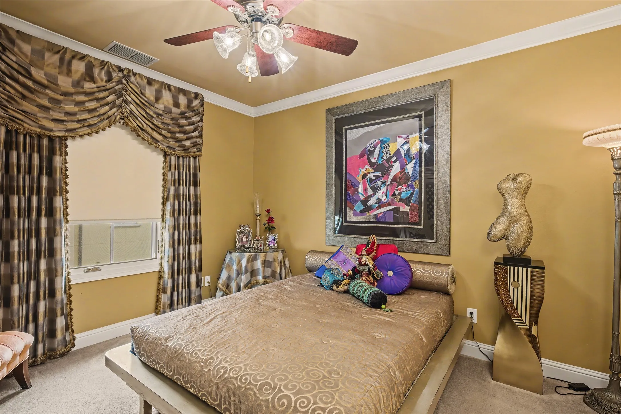 Townhouse For Sale in Tarrant County , 2713 Calder Court, Fort Worth, Texas 76107, 3 Bedroom, 5 Bathroom, 2 Garage spaces, 3,340 Sqft, built in 2007, mls#21284536, Real Estate Agent in Fort Worth, Homes For Sale in Tarrant county, Homes For Sale in Fort Worth, Realtor in Fort Worth Texas, Real Estate Brokerage Independent Realty Texas, Luminita Cordes Realtor