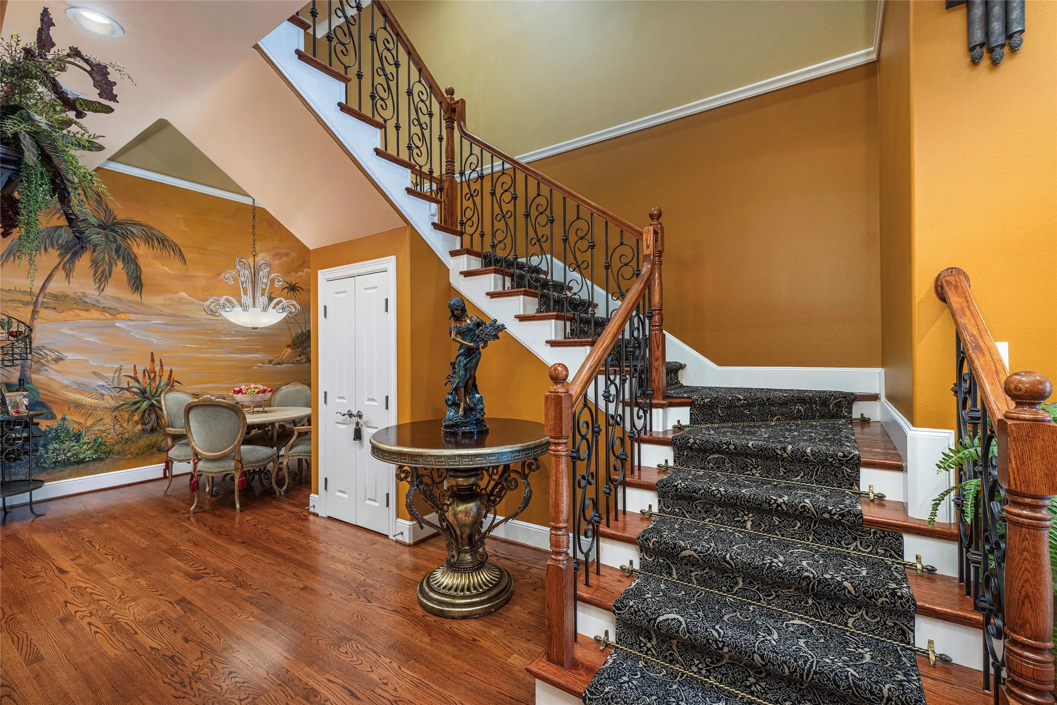 Townhouse For Sale in Tarrant County , 2713 Calder Court, Fort Worth, Texas 76107, 3 Bedroom, 5 Bathroom, 2 Garage spaces, 3,340 Sqft, built in 2007, mls#21284536, Real Estate Agent in Fort Worth, Homes For Sale in Tarrant county, Homes For Sale in Fort Worth, Realtor in Fort Worth Texas, Real Estate Brokerage Independent Realty Texas, Luminita Cordes Realtor