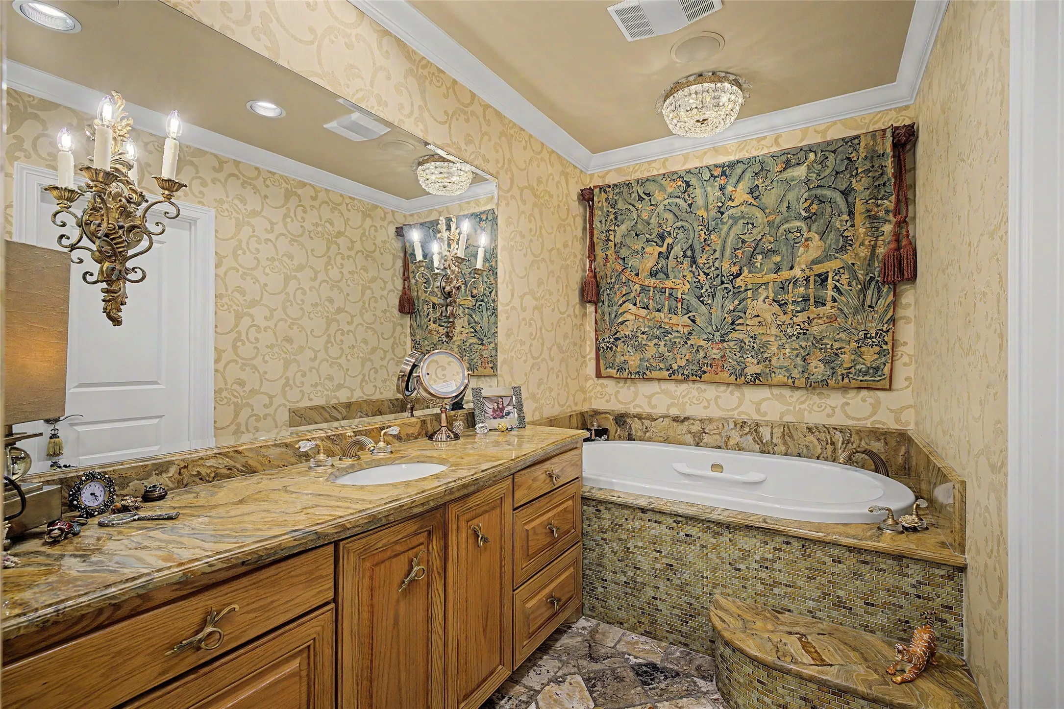 Townhouse For Sale in Tarrant County , 2713 Calder Court, Fort Worth, Texas 76107, 3 Bedroom, 5 Bathroom, 2 Garage spaces, 3,340 Sqft, built in 2007, mls#21284536, Real Estate Agent in Fort Worth, Homes For Sale in Tarrant county, Homes For Sale in Fort Worth, Realtor in Fort Worth Texas, Real Estate Brokerage Independent Realty Texas, Luminita Cordes Realtor