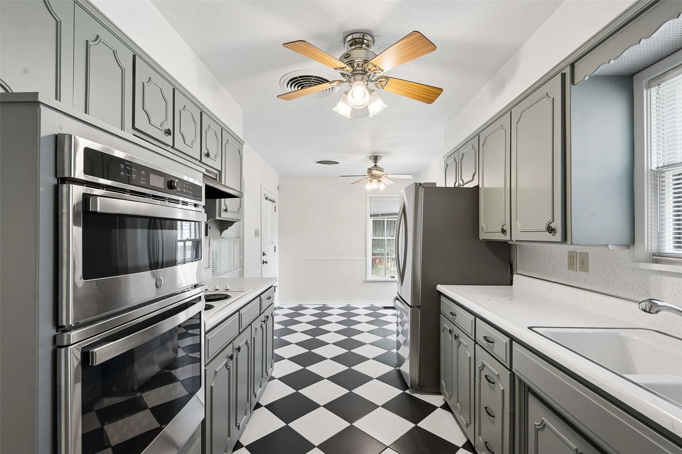 Single Family Residence For Sale in Tarrant County , 3616 Harwen Terrace, Fort Worth, Texas 76109, 3 Bedroom, 2 Bathroom, 1 Garage spaces, 1,664 Sqft, built in 1955, mls#21306086, Real Estate Agent in Fort Worth, Homes For Sale in Tarrant county, Homes For Sale in Fort Worth, Realtor in Fort Worth Texas, Real Estate Brokerage Independent Realty Texas, Luminita Cordes Realtor