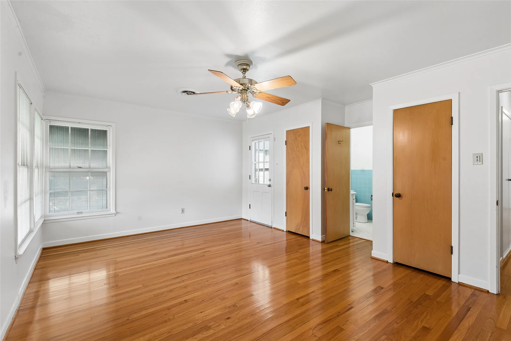 Dual closets in Primary
