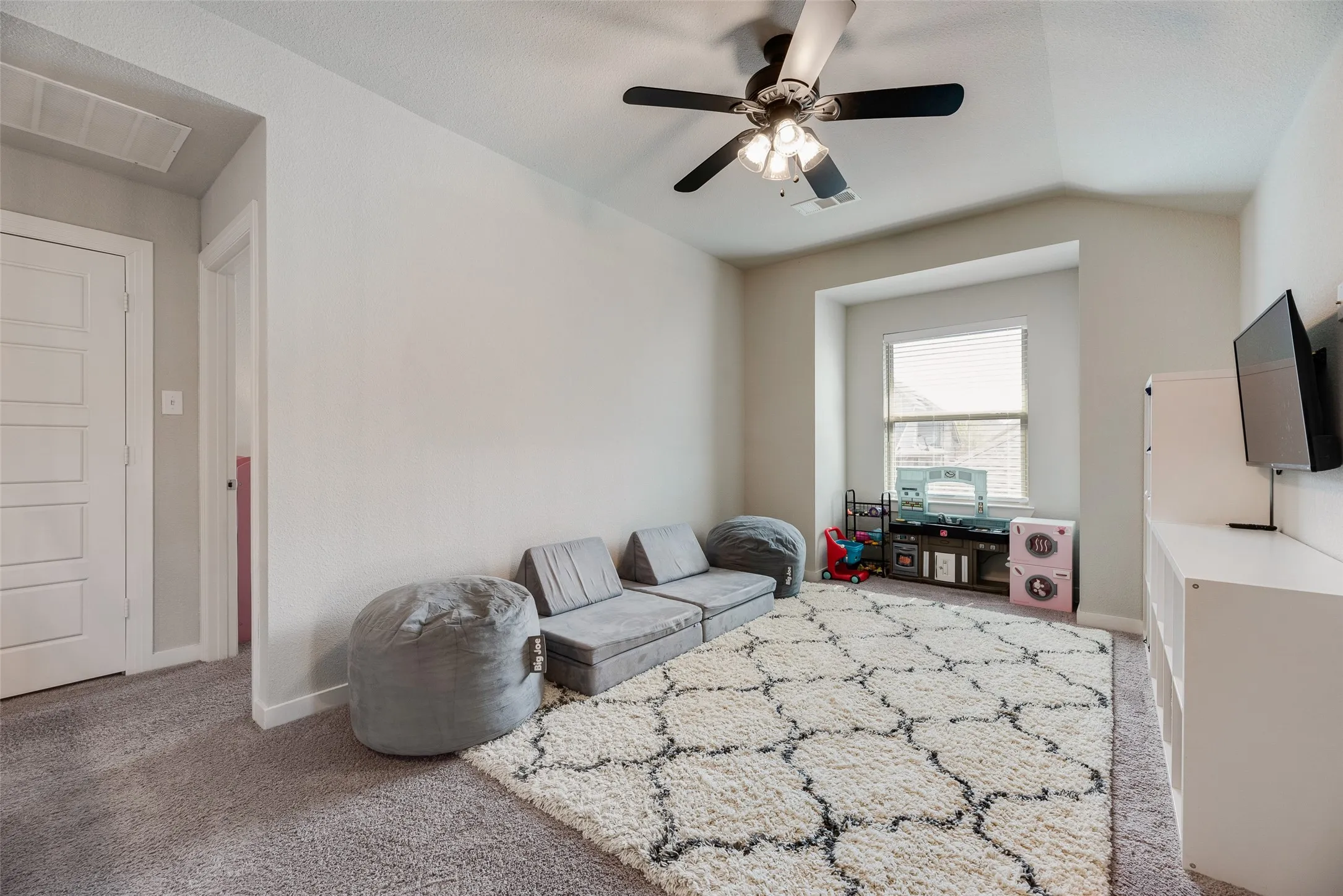 Single Family Residence For Sale in Collin County , 4136 Winslow Drive, Celina, Texas 75009, 4 Bedroom, 3 Bathroom, 2 Garage spaces, 2,503 Sqft, built in 2018, mls#21306972, Real Estate Agent in Celina, Homes For Sale in Collin county, Homes For Sale in Celina, Realtor in Celina Texas, Real Estate Brokerage Independent Realty Texas, Luminita Cordes Realtor