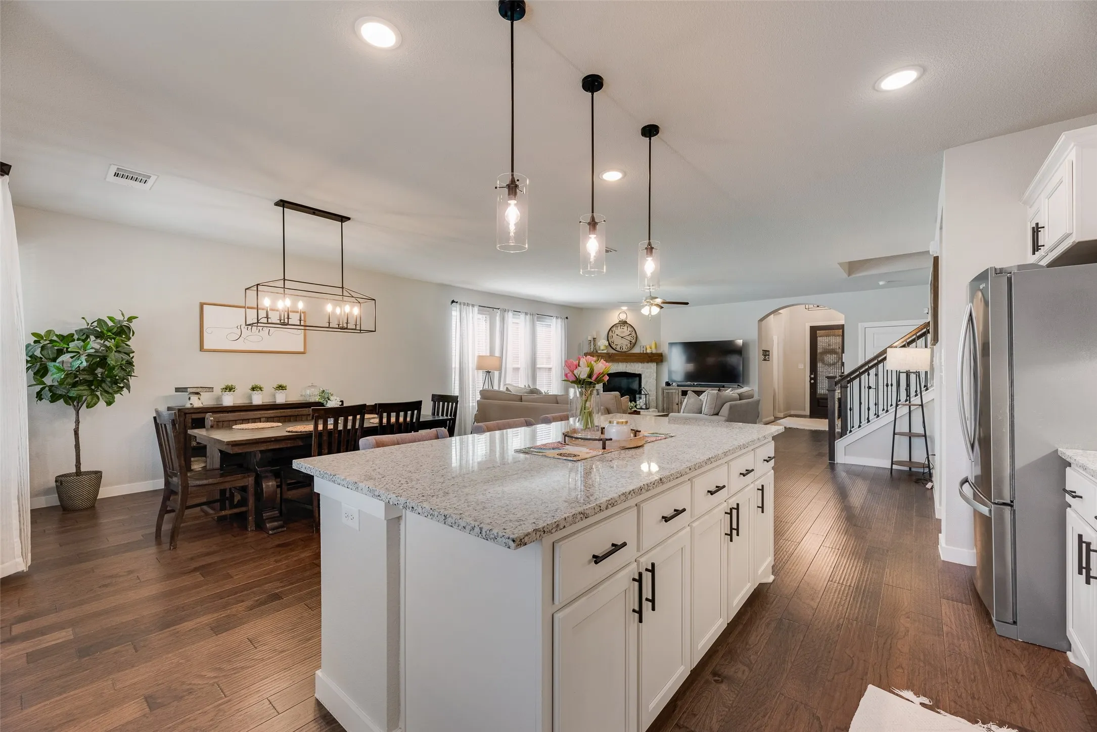 Single Family Residence For Sale in Collin County , 4136 Winslow Drive, Celina, Texas 75009, 4 Bedroom, 3 Bathroom, 2 Garage spaces, 2,503 Sqft, built in 2018, mls#21306972, Real Estate Agent in Celina, Homes For Sale in Collin county, Homes For Sale in Celina, Realtor in Celina Texas, Real Estate Brokerage Independent Realty Texas, Luminita Cordes Realtor