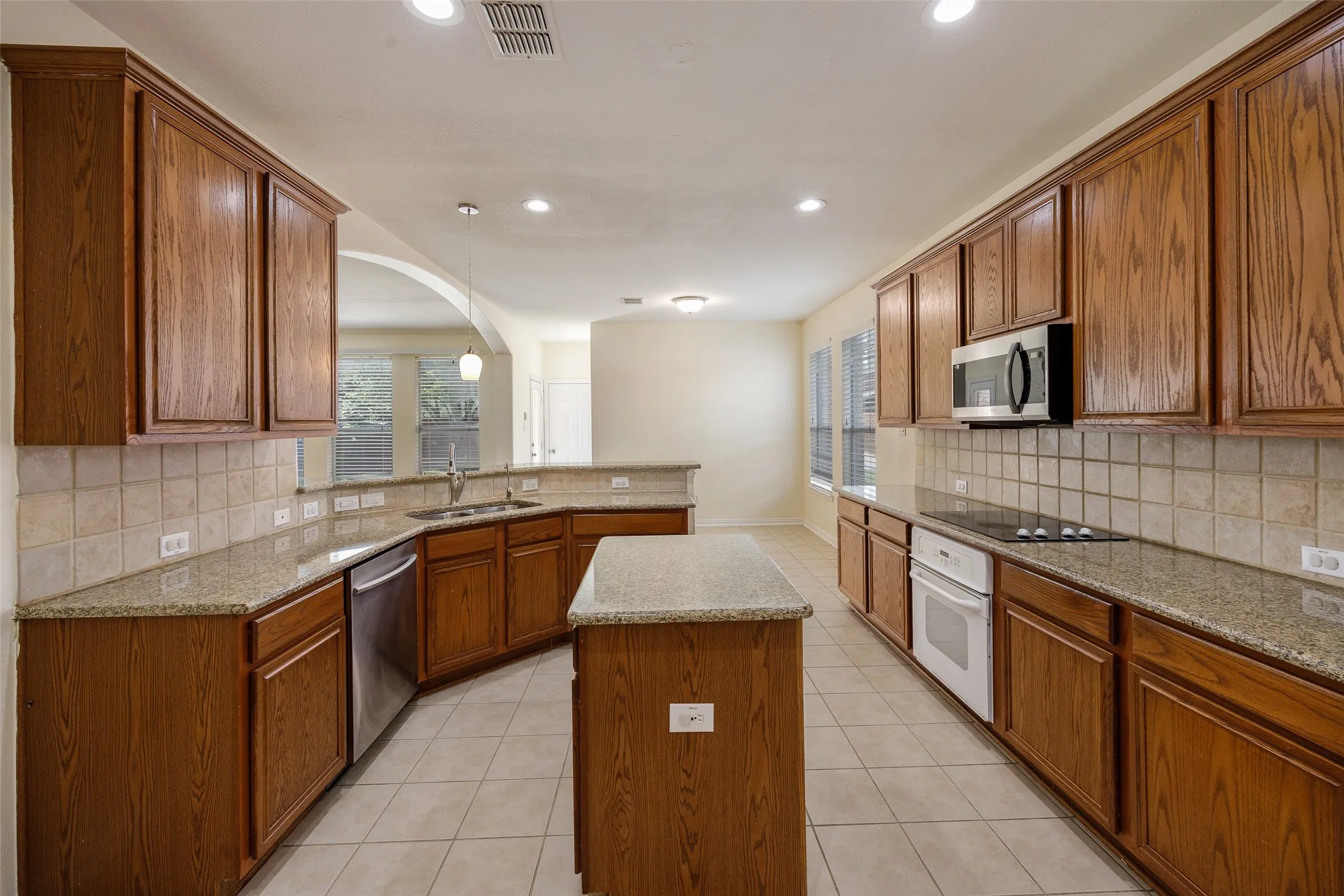 Single Family Residence For Sale in Collin County , 1618 Clear Springs Drive, Allen, Texas 75002, 4 Bedroom, 3 Bathroom, 2 Garage spaces, 3,101 Sqft, built in 2003, mls#21303004, Real Estate Agent in Allen, Homes For Sale in Collin county, Homes For Sale in Allen, Realtor in Allen Texas, Real Estate Brokerage Independent Realty Texas, Luminita Cordes Realtor