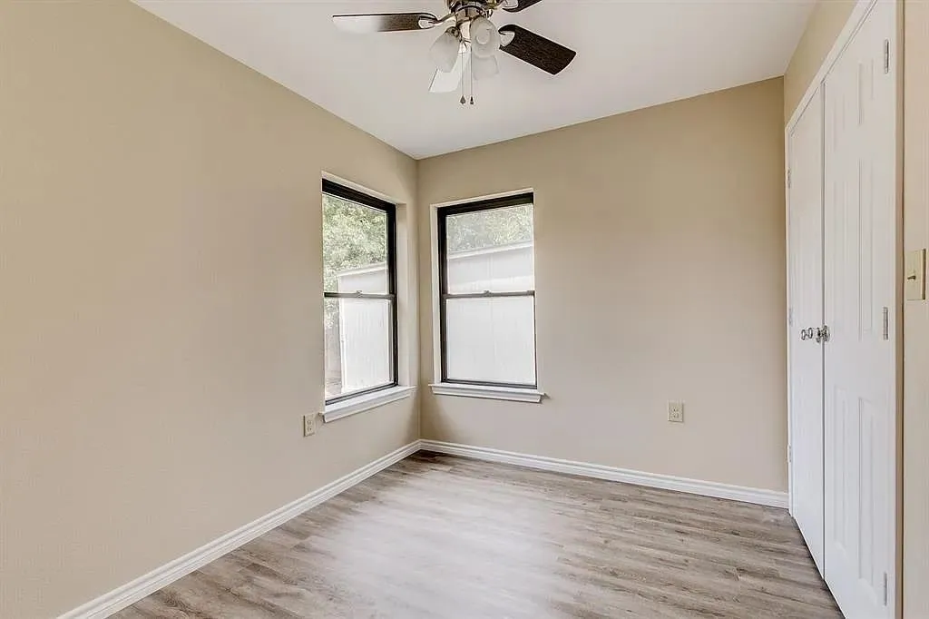 Single Family Residence For Sale in Tarrant County , 1316 Royster Road, Fort Worth, Texas 76134, 5 Bedroom, 3 Bathroom, 2 Garage spaces, 2,466 Sqft, built in 1977, mls#21307237, Real Estate Agent in Fort Worth, Homes For Sale in Tarrant county, Homes For Sale in Fort Worth, Realtor in Fort Worth Texas, Real Estate Brokerage Independent Realty Texas, Luminita Cordes Realtor