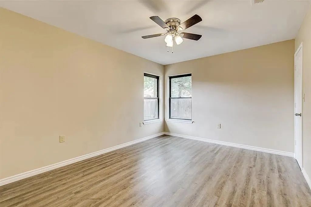 Single Family Residence For Sale in Tarrant County , 1316 Royster Road, Fort Worth, Texas 76134, 5 Bedroom, 3 Bathroom, 2 Garage spaces, 2,466 Sqft, built in 1977, mls#21307237, Real Estate Agent in Fort Worth, Homes For Sale in Tarrant county, Homes For Sale in Fort Worth, Realtor in Fort Worth Texas, Real Estate Brokerage Independent Realty Texas, Luminita Cordes Realtor