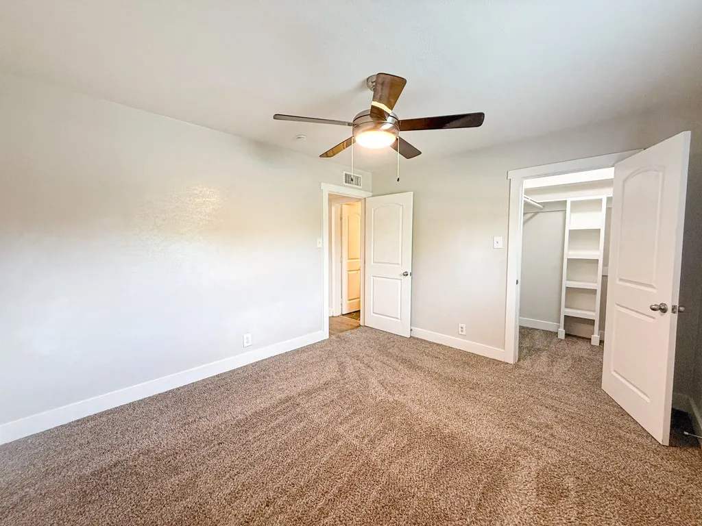 Apartment For Rent in Tarrant County , 5928 Fletcher Avenue 18, Fort Worth, Texas 76107, 1 Bedroom, 1 Bathroom, Garage spaces, 588 Sqft, built in 1965, mls#21307328, Real Estate Agent in Fort Worth, Homes For Rent in Tarrant county, Homes For Rent in Fort Worth, Realtor in Fort Worth Texas, Real Estate Brokerage Independent Realty Texas, Luminita Cordes Realtor