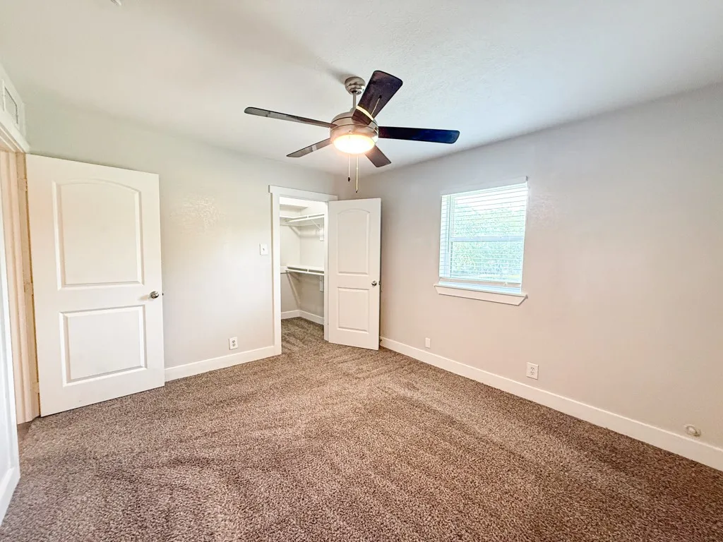 Apartment For Rent in Tarrant County , 5928 Fletcher Avenue 18, Fort Worth, Texas 76107, 1 Bedroom, 1 Bathroom, Garage spaces, 588 Sqft, built in 1965, mls#21307328, Real Estate Agent in Fort Worth, Homes For Rent in Tarrant county, Homes For Rent in Fort Worth, Realtor in Fort Worth Texas, Real Estate Brokerage Independent Realty Texas, Luminita Cordes Realtor