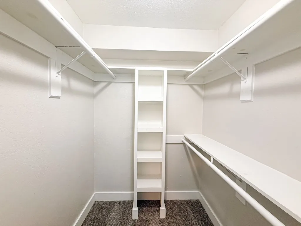 Apartment For Rent in Tarrant County , 5928 Fletcher Avenue 18, Fort Worth, Texas 76107, 1 Bedroom, 1 Bathroom, Garage spaces, 588 Sqft, built in 1965, mls#21307328, Real Estate Agent in Fort Worth, Homes For Rent in Tarrant county, Homes For Rent in Fort Worth, Realtor in Fort Worth Texas, Real Estate Brokerage Independent Realty Texas, Luminita Cordes Realtor