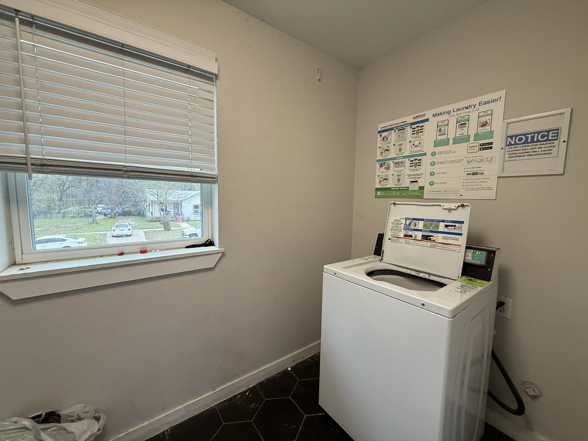 Apartment For Rent in Tarrant County , 5928 Fletcher Avenue 18, Fort Worth, Texas 76107, 1 Bedroom, 1 Bathroom, Garage spaces, 588 Sqft, built in 1965, mls#21307328, Real Estate Agent in Fort Worth, Homes For Rent in Tarrant county, Homes For Rent in Fort Worth, Realtor in Fort Worth Texas, Real Estate Brokerage Independent Realty Texas, Luminita Cordes Realtor