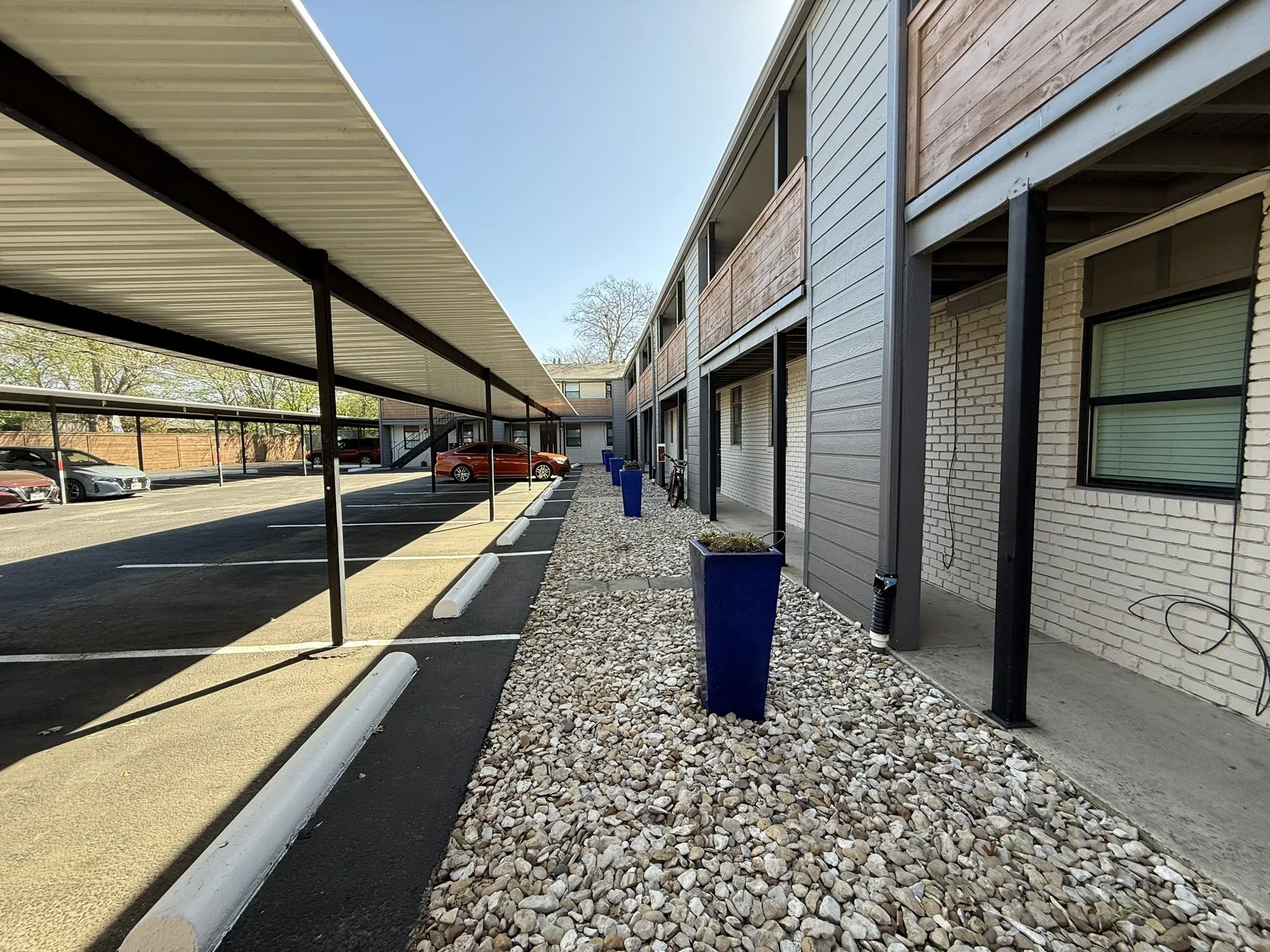Apartment For Rent in Tarrant County , 5928 Fletcher Avenue 18, Fort Worth, Texas 76107, 1 Bedroom, 1 Bathroom, Garage spaces, 588 Sqft, built in 1965, mls#21307328, Real Estate Agent in Fort Worth, Homes For Rent in Tarrant county, Homes For Rent in Fort Worth, Realtor in Fort Worth Texas, Real Estate Brokerage Independent Realty Texas, Luminita Cordes Realtor
