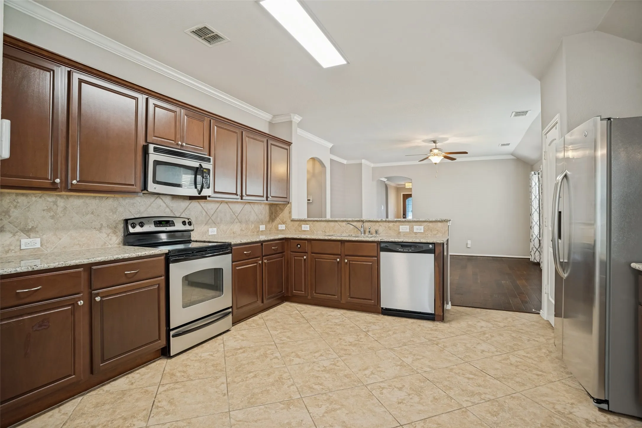 Single Family Residence For Sale in Denton County , 8835 Tucker Street, Cross Roads, Texas 76227, 4 Bedroom, 2 Bathroom, 2 Garage spaces, 1,557 Sqft, built in 2012, mls#21306797, Real Estate Agent in Cross Roads, Homes For Sale in Denton county, Homes For Sale in Cross Roads, Realtor in Cross Roads Texas, Real Estate Brokerage Independent Realty Texas, Luminita Cordes Realtor
