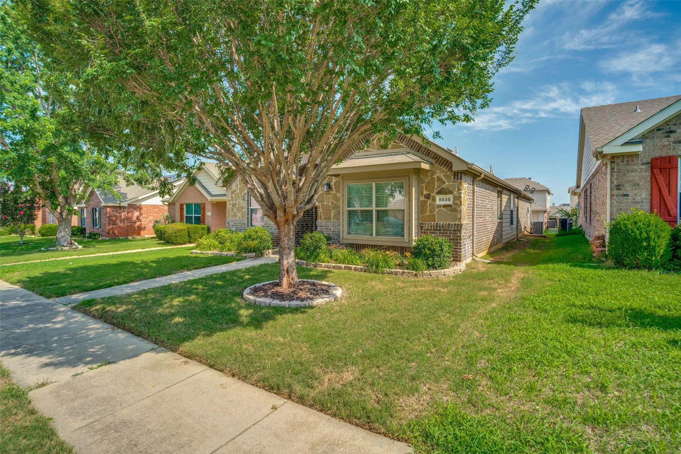 Single Family Residence For Sale in Denton County , 8835 Tucker Street, Cross Roads, Texas 76227, 4 Bedroom, 2 Bathroom, 2 Garage spaces, 1,557 Sqft, built in 2012, mls#21306797, Real Estate Agent in Cross Roads, Homes For Sale in Denton county, Homes For Sale in Cross Roads, Realtor in Cross Roads Texas, Real Estate Brokerage Independent Realty Texas, Luminita Cordes Realtor