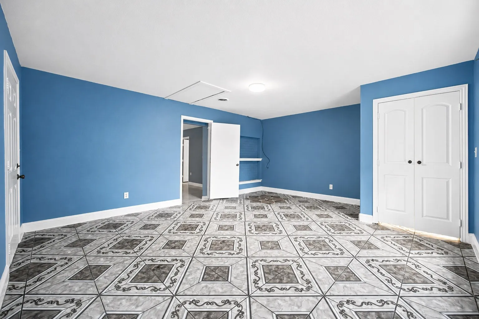 Single Family Residence For Rent in Dallas County , 2016 Knollwood Lane, Carrollton, Texas 75006, 5 Bedroom, 4 Bathroom, 2 Garage spaces, 2,818 Sqft, built in 1969, Price $3,495, mls#21307366, Real Estate Agent in Carrollton, Homes For Rent in Dallas county, Homes For Rent in Carrollton, Realtor in Carrollton Texas, Real Estate Brokerage Independent Realty Texas, Luminita Cordes Realtor