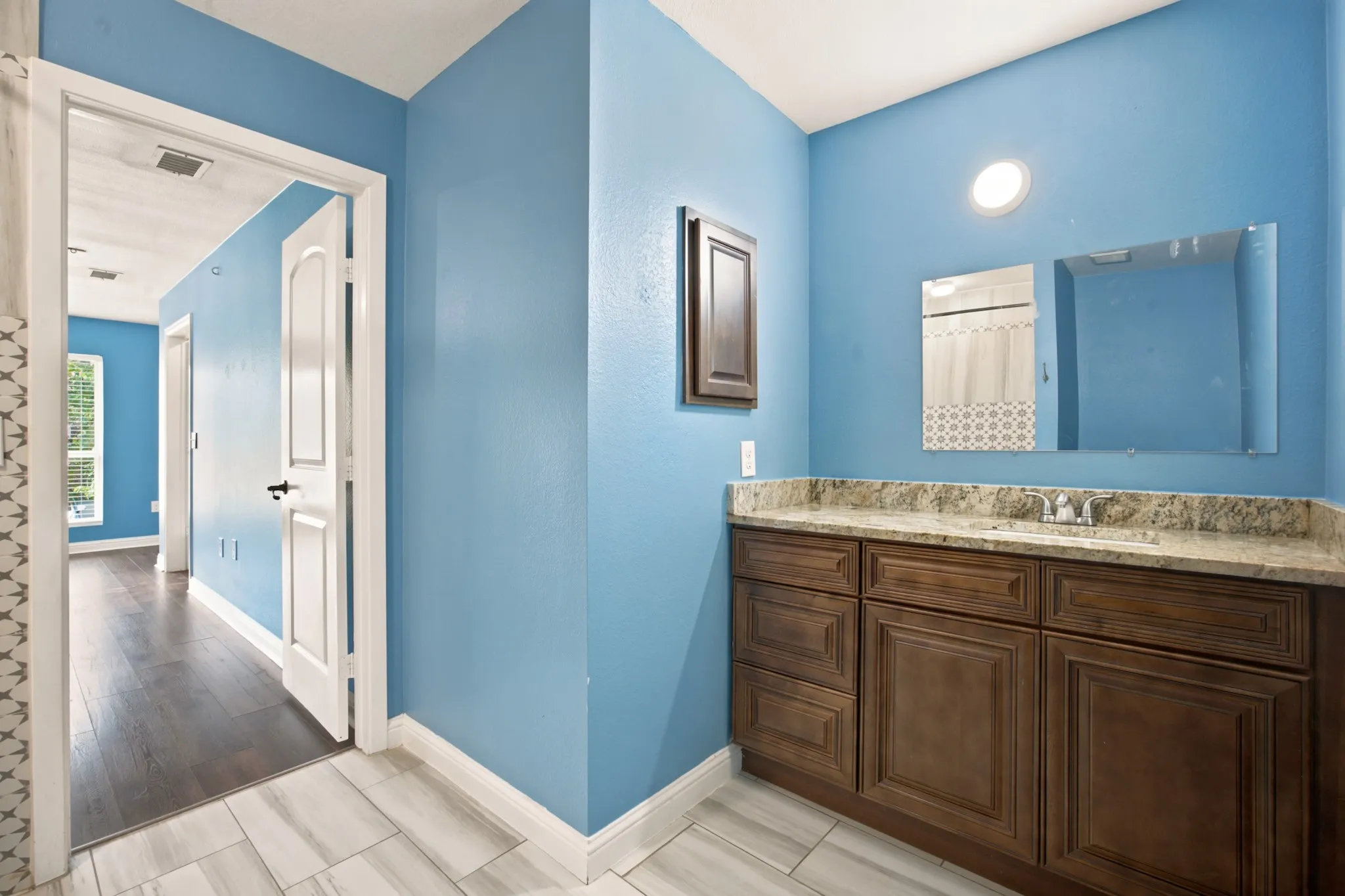 Single Family Residence For Rent in Dallas County , 2016 Knollwood Lane, Carrollton, Texas 75006, 5 Bedroom, 4 Bathroom, 2 Garage spaces, 2,818 Sqft, built in 1969, Price $3,495, mls#21307366, Real Estate Agent in Carrollton, Homes For Rent in Dallas county, Homes For Rent in Carrollton, Realtor in Carrollton Texas, Real Estate Brokerage Independent Realty Texas, Luminita Cordes Realtor