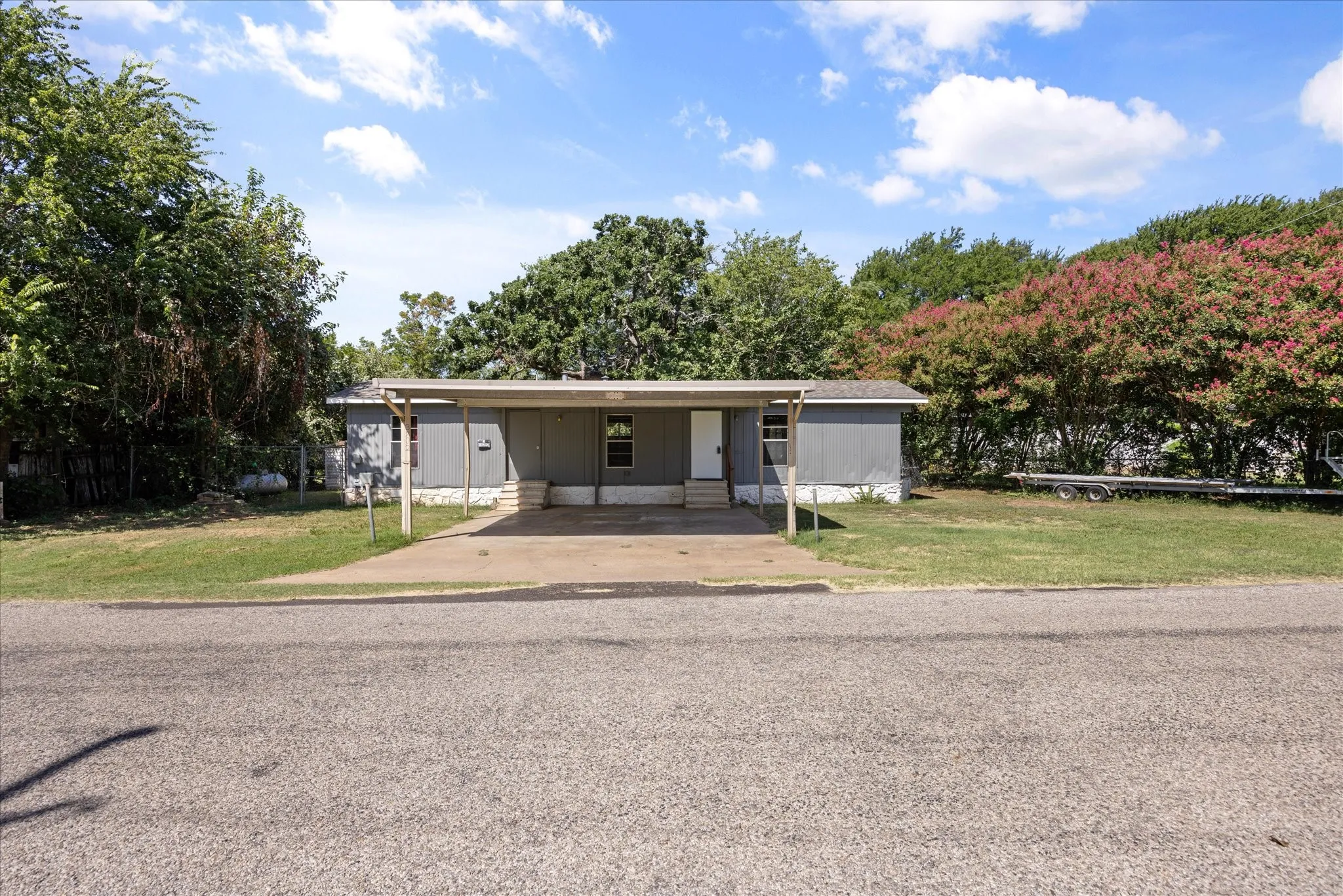 Mobile Home For Sale in Hood County , 3702 Hartwood Drive, Granbury, Texas 76049, 3 Bedroom, 1 Bathroom, Garage spaces, 872 Sqft, built in 1971, mls#21307363, Real Estate Agent in Granbury, Homes For Sale in Hood county, Homes For Sale in Granbury, Realtor in Granbury Texas, Real Estate Brokerage Independent Realty Texas, Luminita Cordes Realtor
