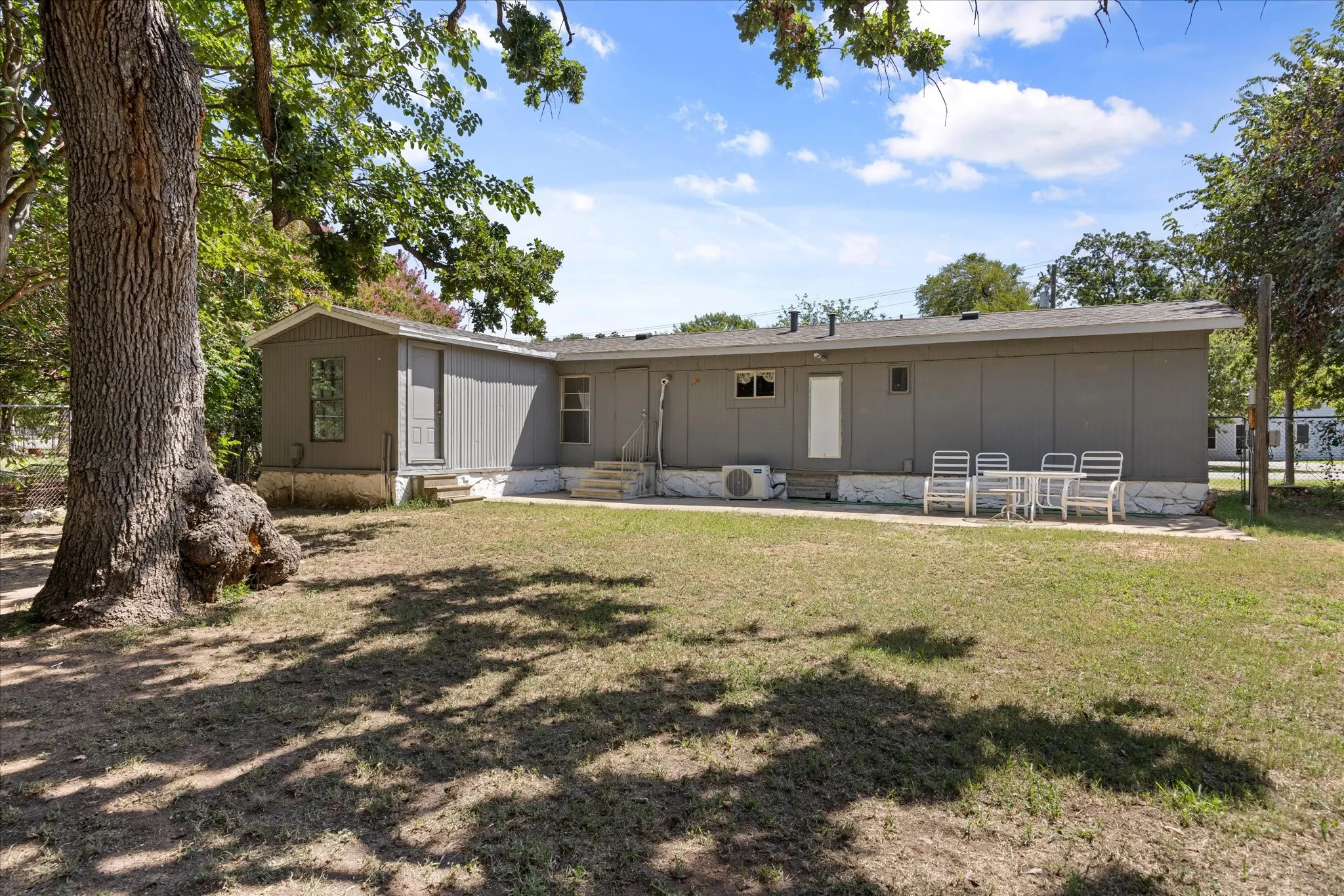 Mobile Home For Sale in Hood County , 3702 Hartwood Drive, Granbury, Texas 76049, 3 Bedroom, 1 Bathroom, Garage spaces, 872 Sqft, built in 1971, mls#21307363, Real Estate Agent in Granbury, Homes For Sale in Hood county, Homes For Sale in Granbury, Realtor in Granbury Texas, Real Estate Brokerage Independent Realty Texas, Luminita Cordes Realtor