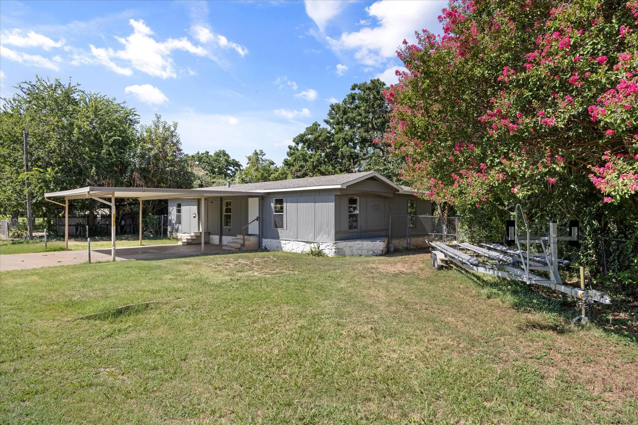 Mobile Home For Sale in Hood County , 3702 Hartwood Drive, Granbury, Texas 76049, 3 Bedroom, 1 Bathroom, Garage spaces, 872 Sqft, built in 1971, mls#21307363, Real Estate Agent in Granbury, Homes For Sale in Hood county, Homes For Sale in Granbury, Realtor in Granbury Texas, Real Estate Brokerage Independent Realty Texas, Luminita Cordes Realtor
