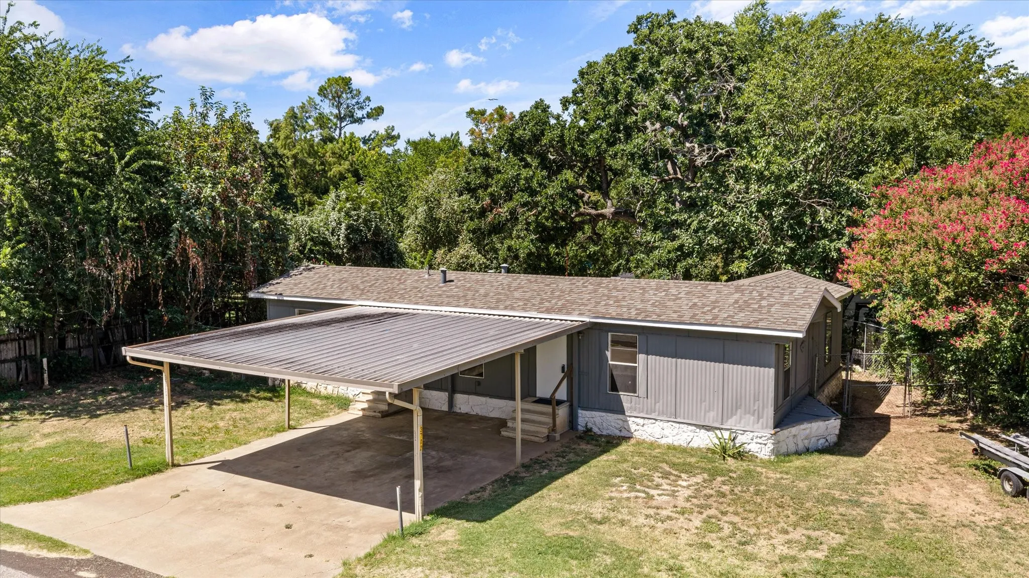 Mobile Home For Sale in Hood County , 3702 Hartwood Drive, Granbury, Texas 76049, 3 Bedroom, 1 Bathroom, Garage spaces, 872 Sqft, built in 1971, mls#21307363, Real Estate Agent in Granbury, Homes For Sale in Hood county, Homes For Sale in Granbury, Realtor in Granbury Texas, Real Estate Brokerage Independent Realty Texas, Luminita Cordes Realtor