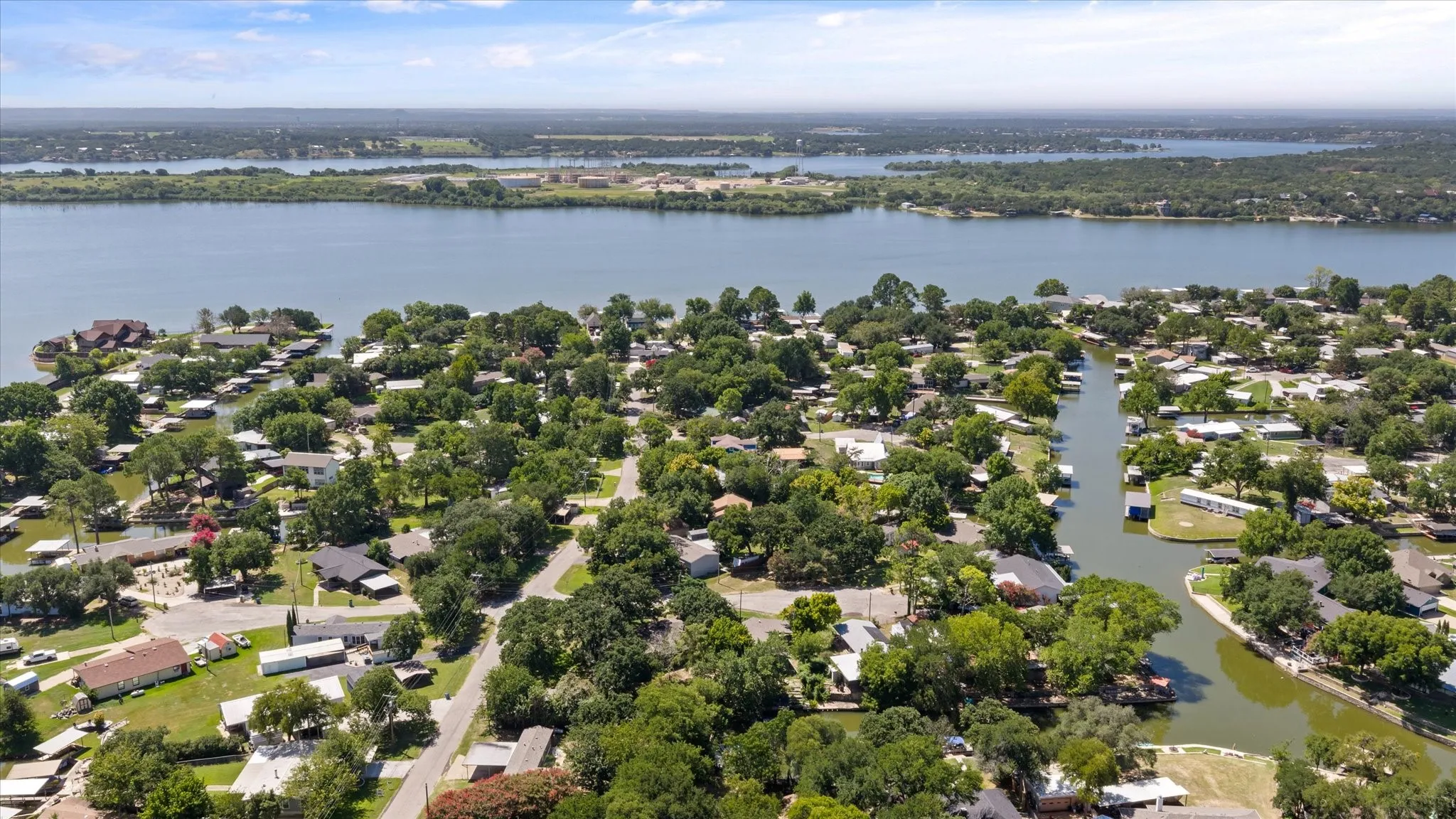 Mobile Home For Sale in Hood County , 3702 Hartwood Drive, Granbury, Texas 76049, 3 Bedroom, 1 Bathroom, Garage spaces, 872 Sqft, built in 1971, mls#21307363, Real Estate Agent in Granbury, Homes For Sale in Hood county, Homes For Sale in Granbury, Realtor in Granbury Texas, Real Estate Brokerage Independent Realty Texas, Luminita Cordes Realtor