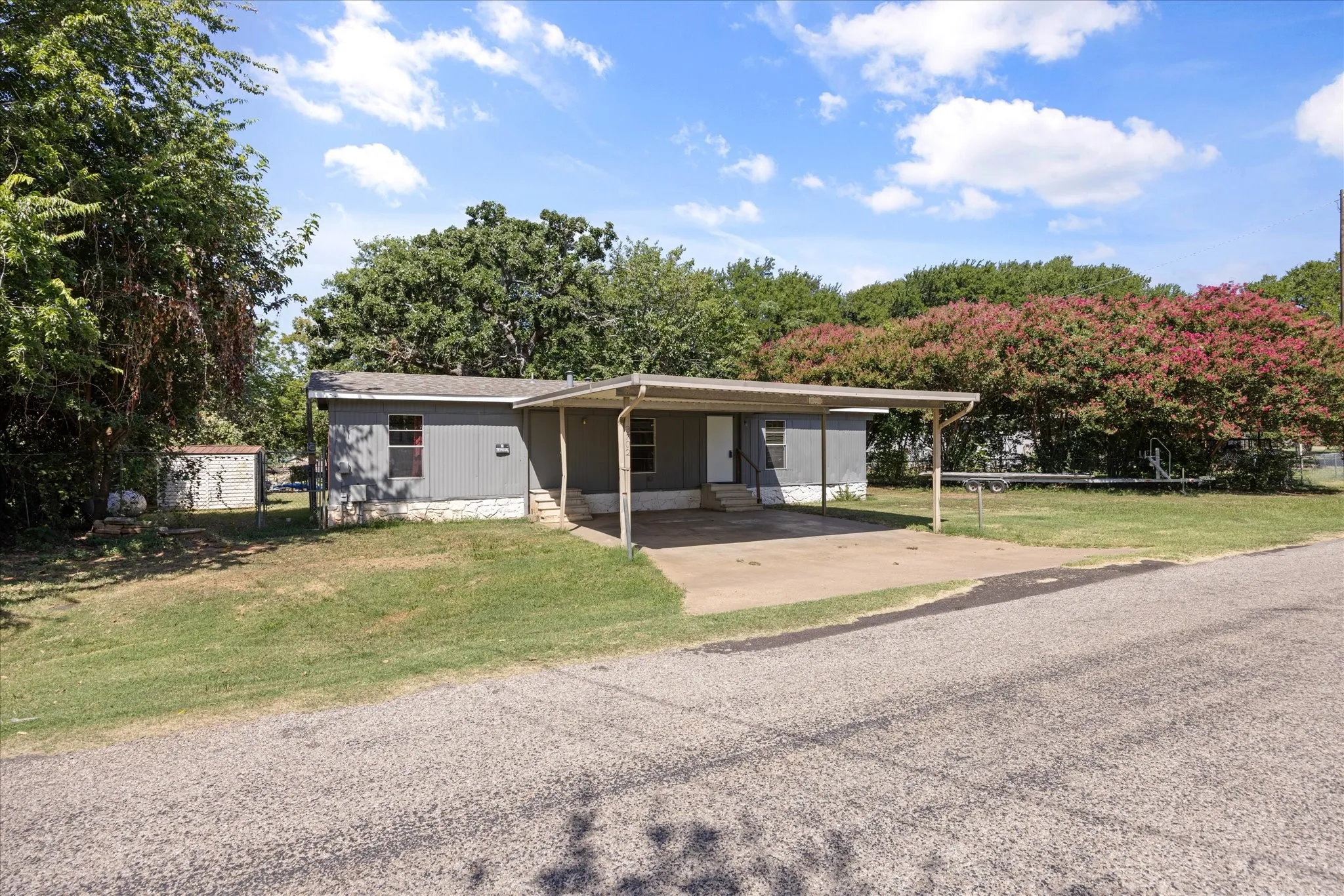 Mobile Home For Sale in Hood County , 3702 Hartwood Drive, Granbury, Texas 76049, 3 Bedroom, 1 Bathroom, Garage spaces, 872 Sqft, built in 1971, mls#21307363, Real Estate Agent in Granbury, Homes For Sale in Hood county, Homes For Sale in Granbury, Realtor in Granbury Texas, Real Estate Brokerage Independent Realty Texas, Luminita Cordes Realtor