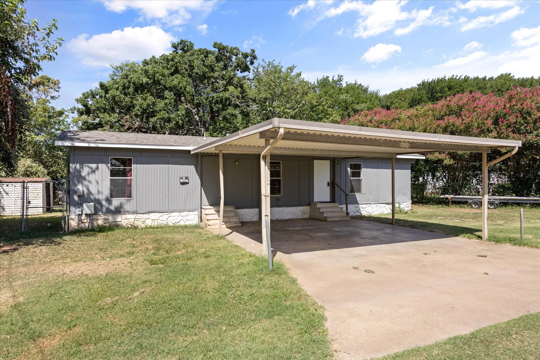 Mobile Home For Sale in Hood County , 3702 Hartwood Drive, Granbury, Texas 76049, 3 Bedroom, 1 Bathroom, Garage spaces, 872 Sqft, built in 1971, mls#21307363, Real Estate Agent in Granbury, Homes For Sale in Hood county, Homes For Sale in Granbury, Realtor in Granbury Texas, Real Estate Brokerage Independent Realty Texas, Luminita Cordes Realtor