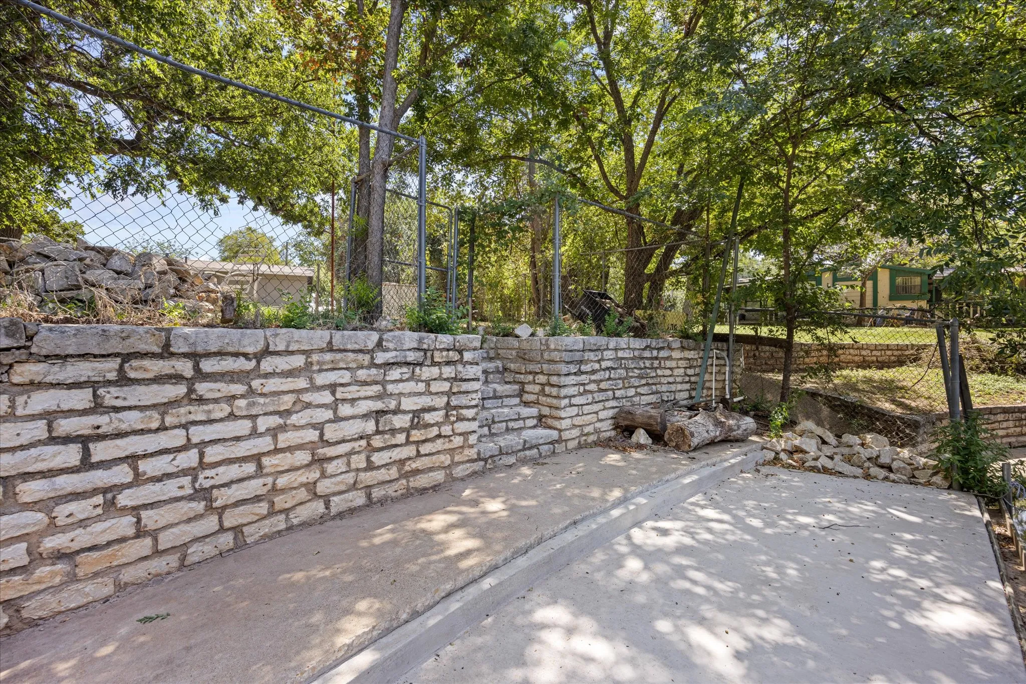 Mobile Home For Sale in Hood County , 3702 Hartwood Drive, Granbury, Texas 76049, 3 Bedroom, 1 Bathroom, Garage spaces, 872 Sqft, built in 1971, mls#21307363, Real Estate Agent in Granbury, Homes For Sale in Hood county, Homes For Sale in Granbury, Realtor in Granbury Texas, Real Estate Brokerage Independent Realty Texas, Luminita Cordes Realtor