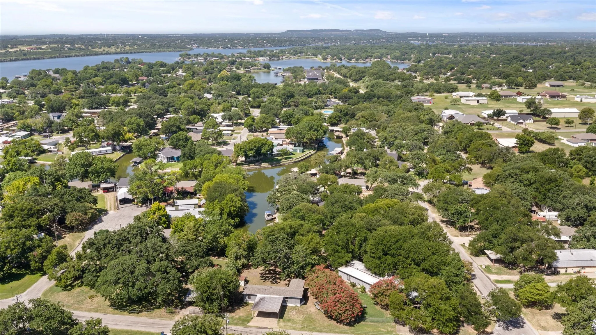 Mobile Home For Sale in Hood County , 3702 Hartwood Drive, Granbury, Texas 76049, 3 Bedroom, 1 Bathroom, Garage spaces, 872 Sqft, built in 1971, mls#21307363, Real Estate Agent in Granbury, Homes For Sale in Hood county, Homes For Sale in Granbury, Realtor in Granbury Texas, Real Estate Brokerage Independent Realty Texas, Luminita Cordes Realtor