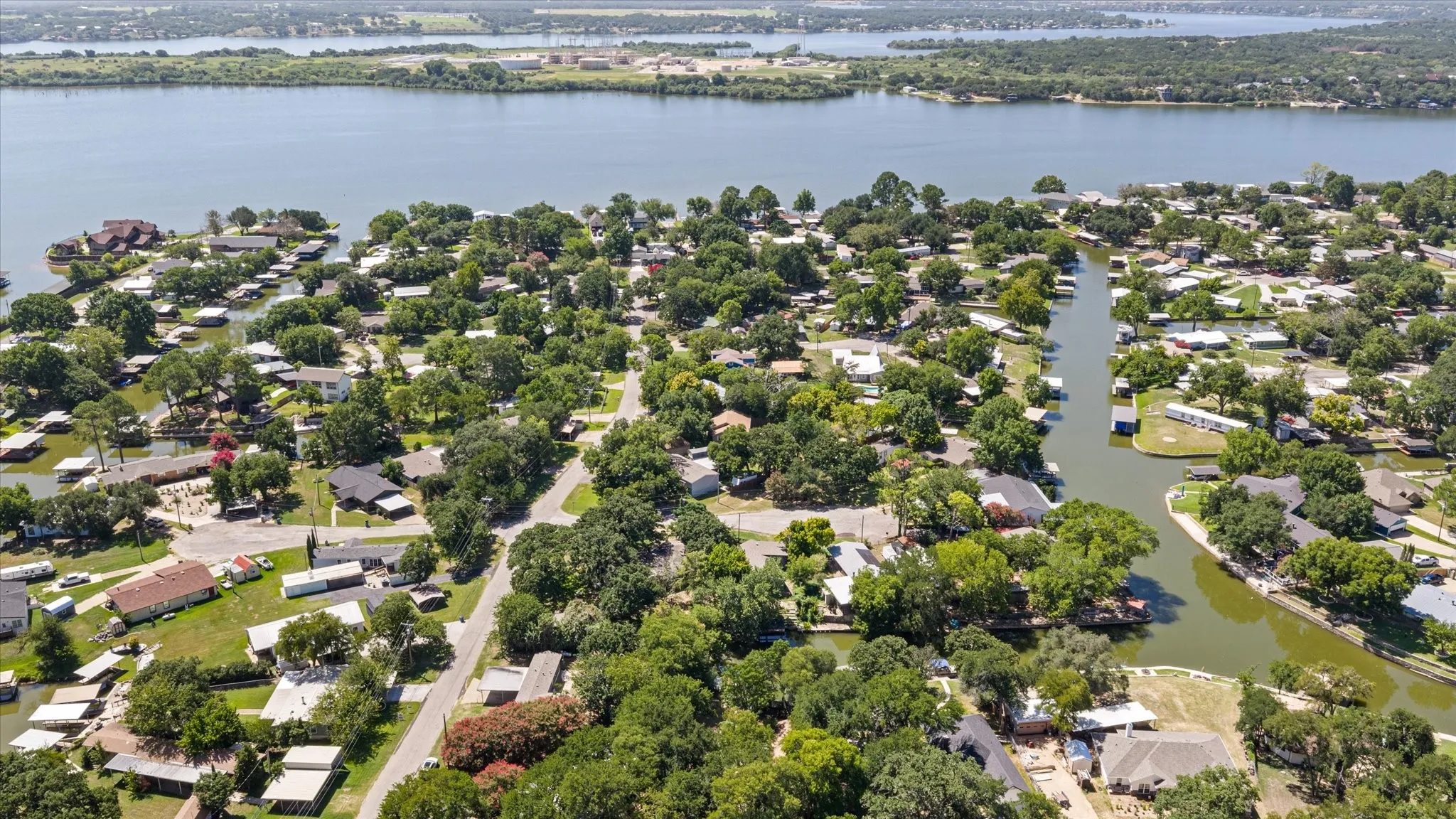 Mobile Home For Sale in Hood County , 3702 Hartwood Drive, Granbury, Texas 76049, 3 Bedroom, 1 Bathroom, Garage spaces, 872 Sqft, built in 1971, mls#21307363, Real Estate Agent in Granbury, Homes For Sale in Hood county, Homes For Sale in Granbury, Realtor in Granbury Texas, Real Estate Brokerage Independent Realty Texas, Luminita Cordes Realtor