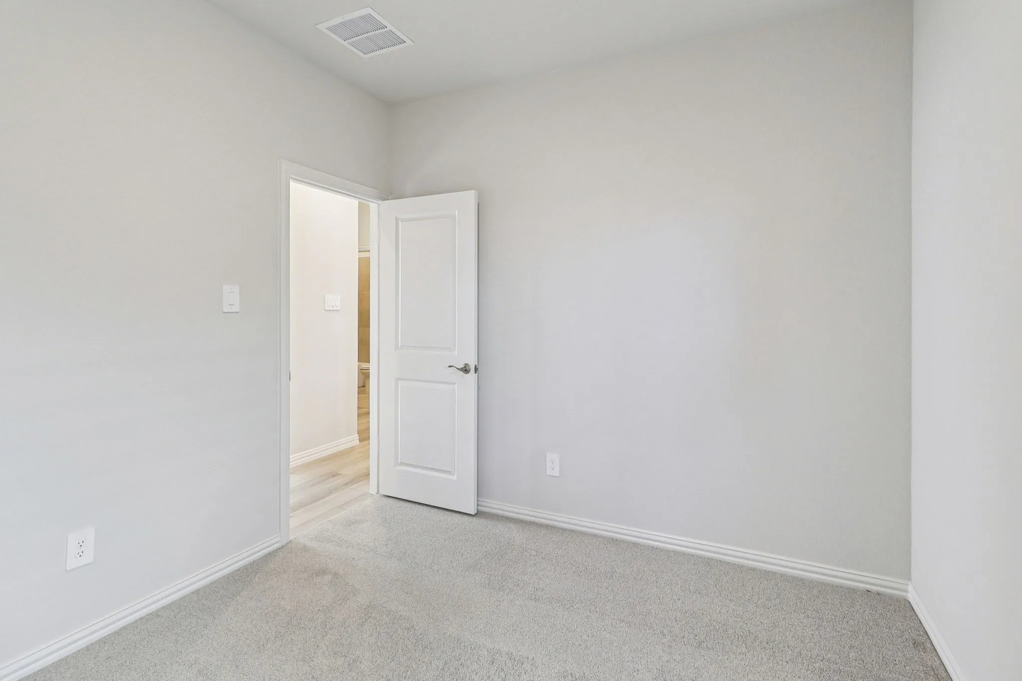 Photo is not of the actual home, but is an inspirational photo of builder’s model home and may depict options, furnishings, and/or decorator features that are not included.