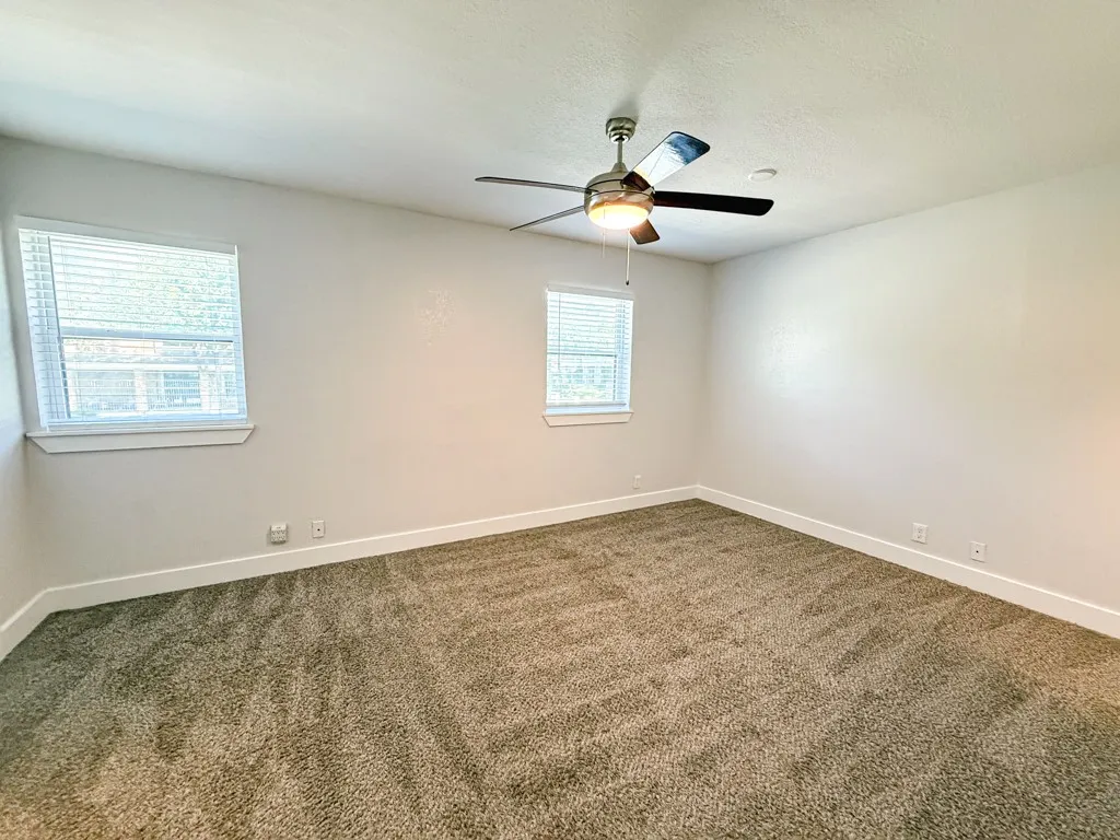 Apartment For Rent in Tarrant County , 5928 Fletcher Avenue 24, Fort Worth, Texas 76107, 1 Bedroom, 1 Bathroom, Garage spaces, 675 Sqft, built in 1965, mls#21307376, Real Estate Agent in Fort Worth, Homes For Rent in Tarrant county, Homes For Rent in Fort Worth, Realtor in Fort Worth Texas, Real Estate Brokerage Independent Realty Texas, Luminita Cordes Realtor