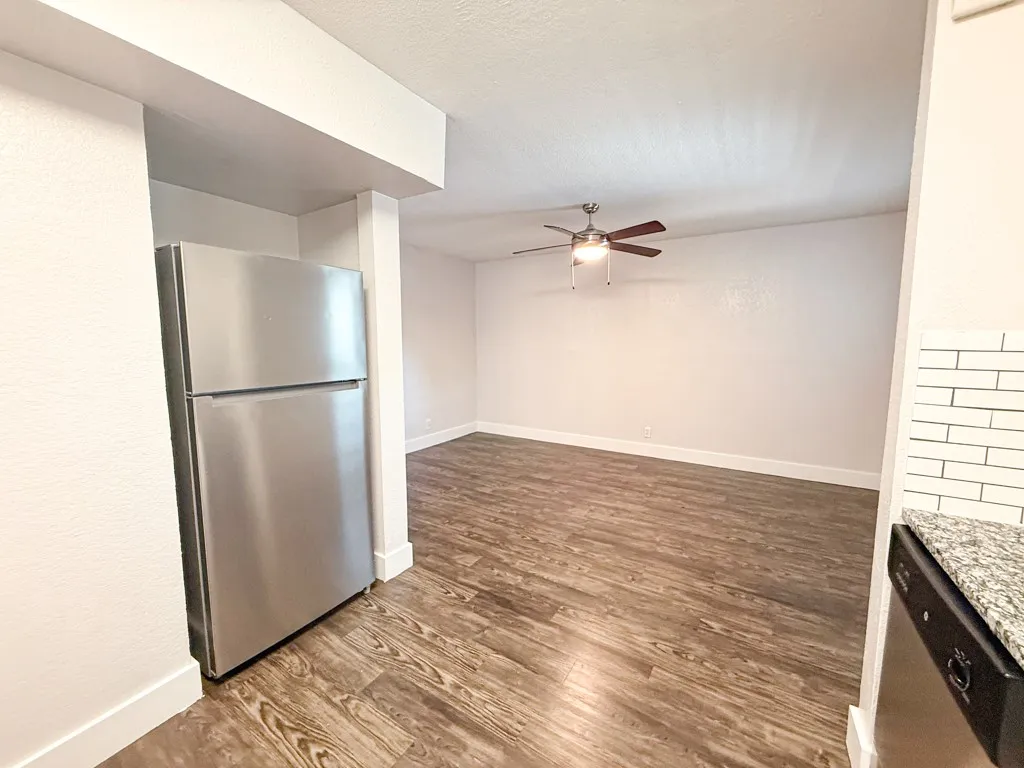 Apartment For Rent in Tarrant County , 5928 Fletcher Avenue 24, Fort Worth, Texas 76107, 1 Bedroom, 1 Bathroom, Garage spaces, 675 Sqft, built in 1965, mls#21307376, Real Estate Agent in Fort Worth, Homes For Rent in Tarrant county, Homes For Rent in Fort Worth, Realtor in Fort Worth Texas, Real Estate Brokerage Independent Realty Texas, Luminita Cordes Realtor