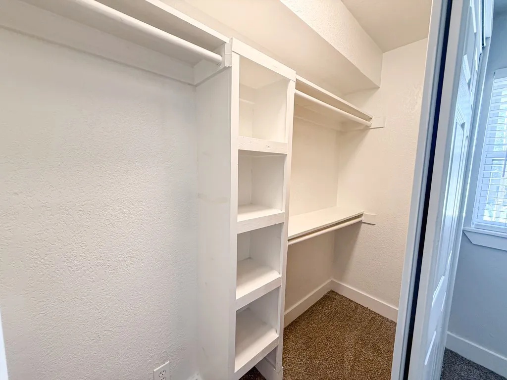 Apartment For Rent in Tarrant County , 5928 Fletcher Avenue 24, Fort Worth, Texas 76107, 1 Bedroom, 1 Bathroom, Garage spaces, 675 Sqft, built in 1965, mls#21307376, Real Estate Agent in Fort Worth, Homes For Rent in Tarrant county, Homes For Rent in Fort Worth, Realtor in Fort Worth Texas, Real Estate Brokerage Independent Realty Texas, Luminita Cordes Realtor