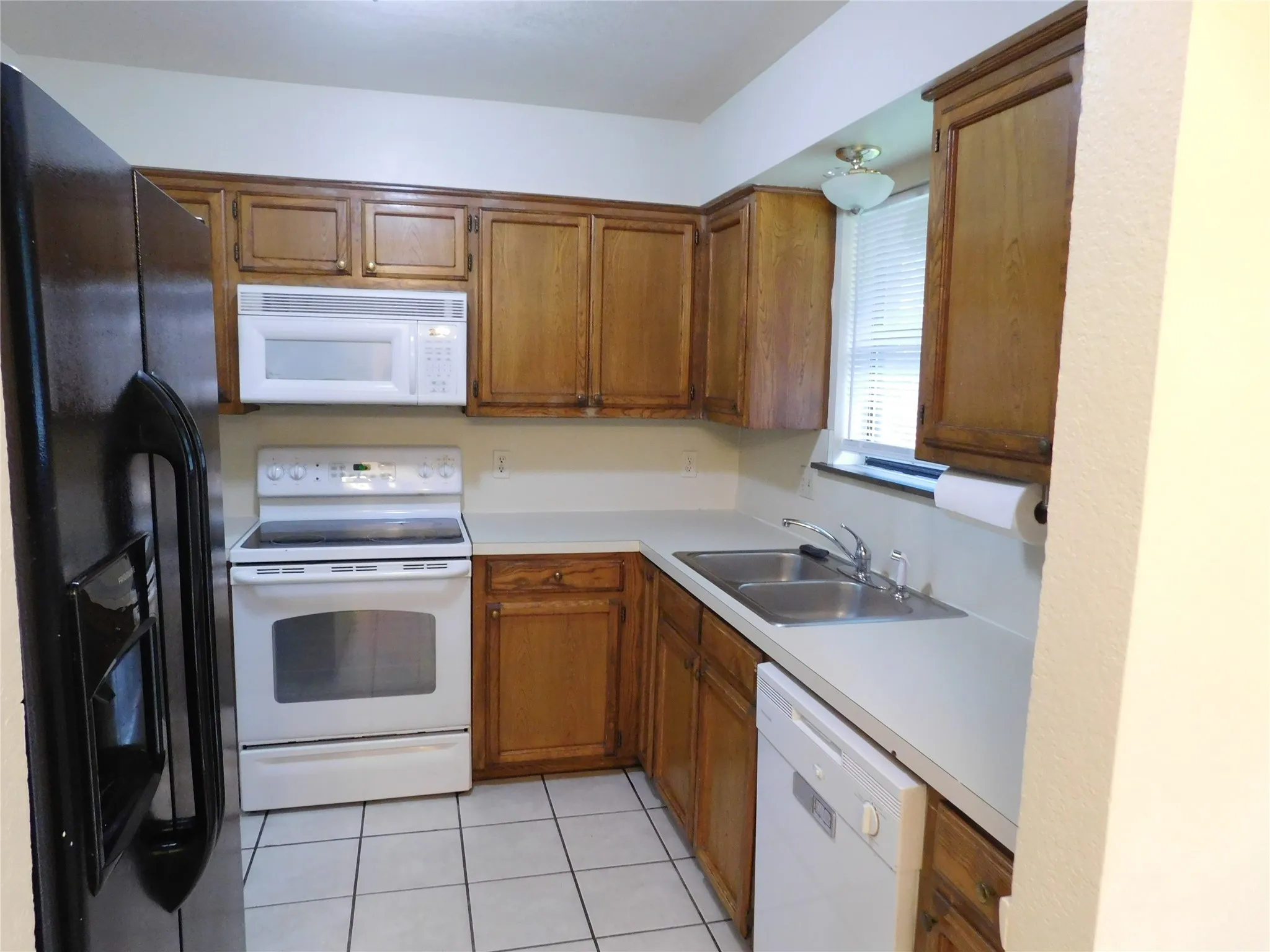 Single Family Residence For Sale in Denton County , 304 Joshua Street, Denton, Texas 76209, 3 Bedroom, 2 Bathroom, 1 Garage spaces, 1,054 Sqft, built in 1985, mls#21298772, Real Estate Agent in Denton, Homes For Sale in Denton county, Homes For Sale in Denton, Realtor in Denton Texas, Real Estate Brokerage Independent Realty Texas, Luminita Cordes Realtor