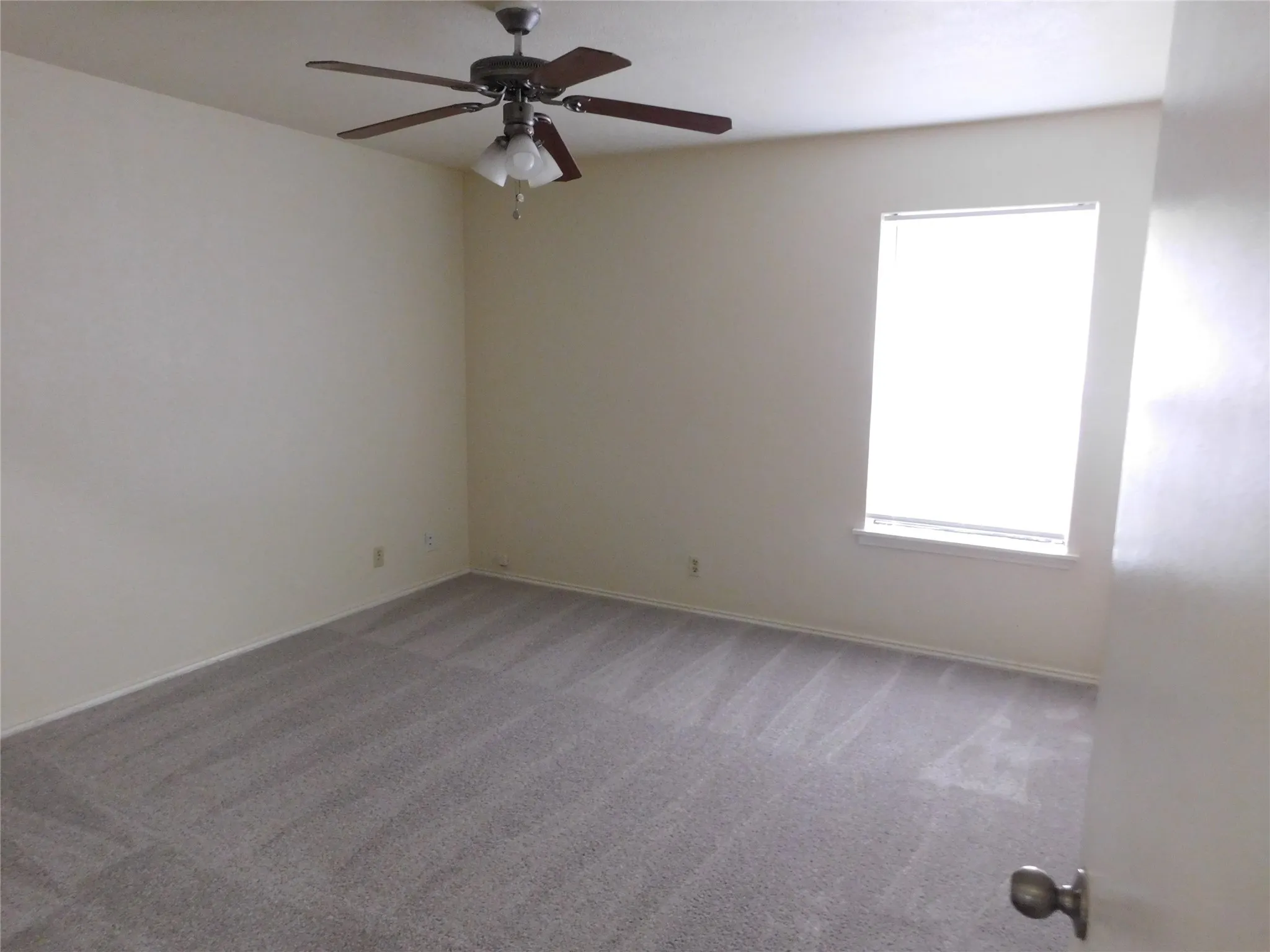Single Family Residence For Sale in Denton County , 304 Joshua Street, Denton, Texas 76209, 3 Bedroom, 2 Bathroom, 1 Garage spaces, 1,054 Sqft, built in 1985, mls#21298772, Real Estate Agent in Denton, Homes For Sale in Denton county, Homes For Sale in Denton, Realtor in Denton Texas, Real Estate Brokerage Independent Realty Texas, Luminita Cordes Realtor