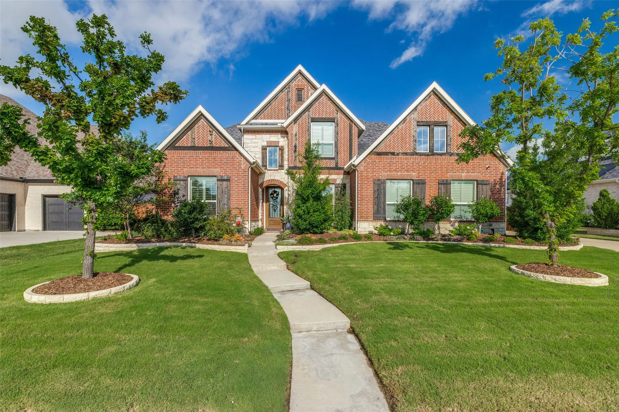 Single Family Residence For Sale in Collin County , 1411 Maplewood Drive, Prosper, Texas 75078, 4 Bedroom, 4 Bathroom, 2 Garage spaces, 3,441 Sqft, built in 2022, mls#21306210, Real Estate Agent in Prosper, Homes For Sale in Collin county, Homes For Sale in Prosper, Realtor in Prosper Texas, Real Estate Brokerage Independent Realty Texas, Luminita Cordes Realtor