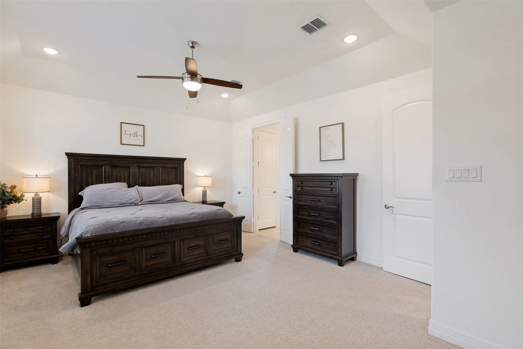 Single Family Residence For Sale in Collin County , 1411 Maplewood Drive, Prosper, Texas 75078, 4 Bedroom, 4 Bathroom, 2 Garage spaces, 3,441 Sqft, built in 2022, mls#21306210, Real Estate Agent in Prosper, Homes For Sale in Collin county, Homes For Sale in Prosper, Realtor in Prosper Texas, Real Estate Brokerage Independent Realty Texas, Luminita Cordes Realtor