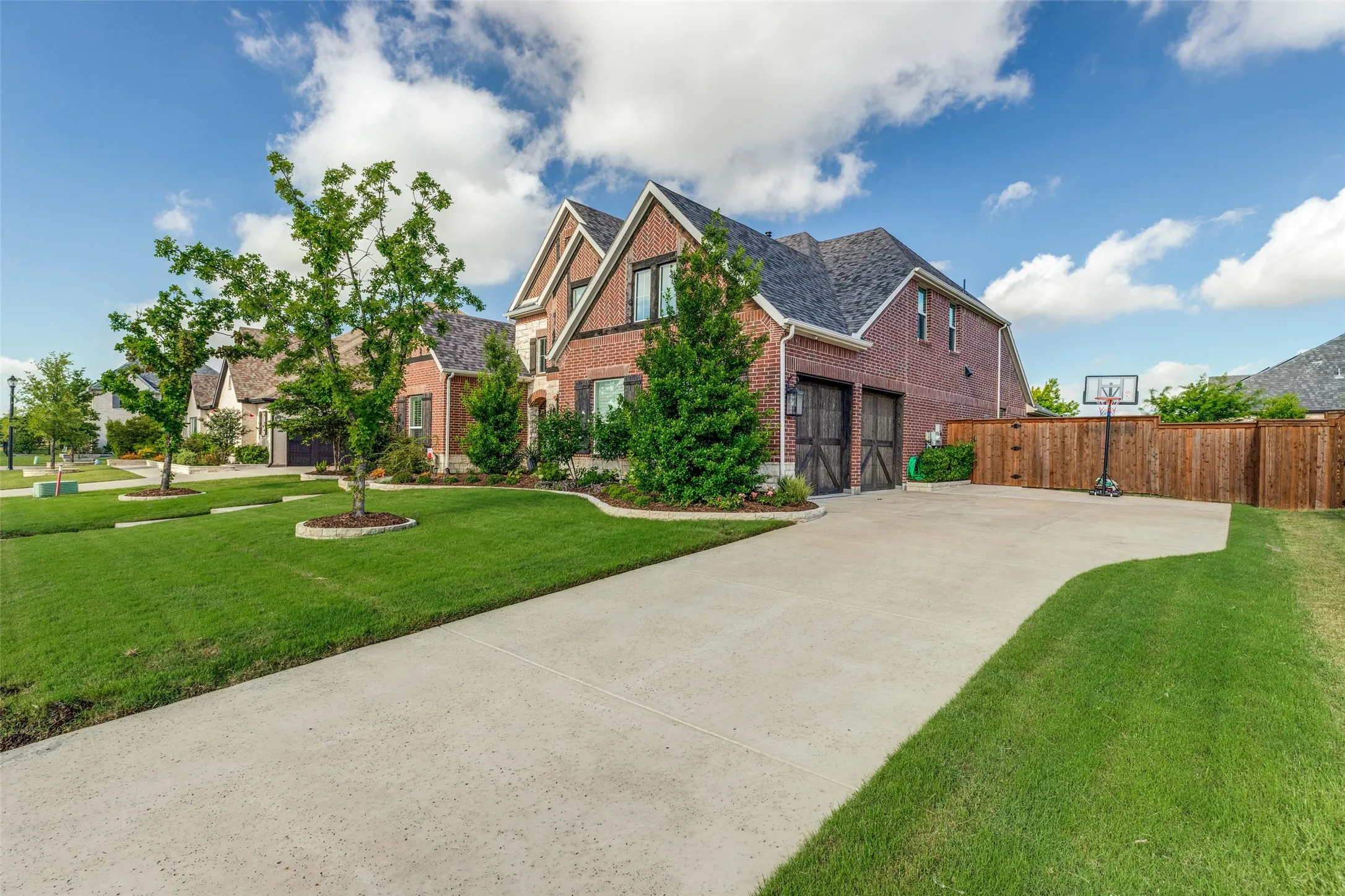 Single Family Residence For Sale in Collin County , 1411 Maplewood Drive, Prosper, Texas 75078, 4 Bedroom, 4 Bathroom, 2 Garage spaces, 3,441 Sqft, built in 2022, mls#21306210, Real Estate Agent in Prosper, Homes For Sale in Collin county, Homes For Sale in Prosper, Realtor in Prosper Texas, Real Estate Brokerage Independent Realty Texas, Luminita Cordes Realtor