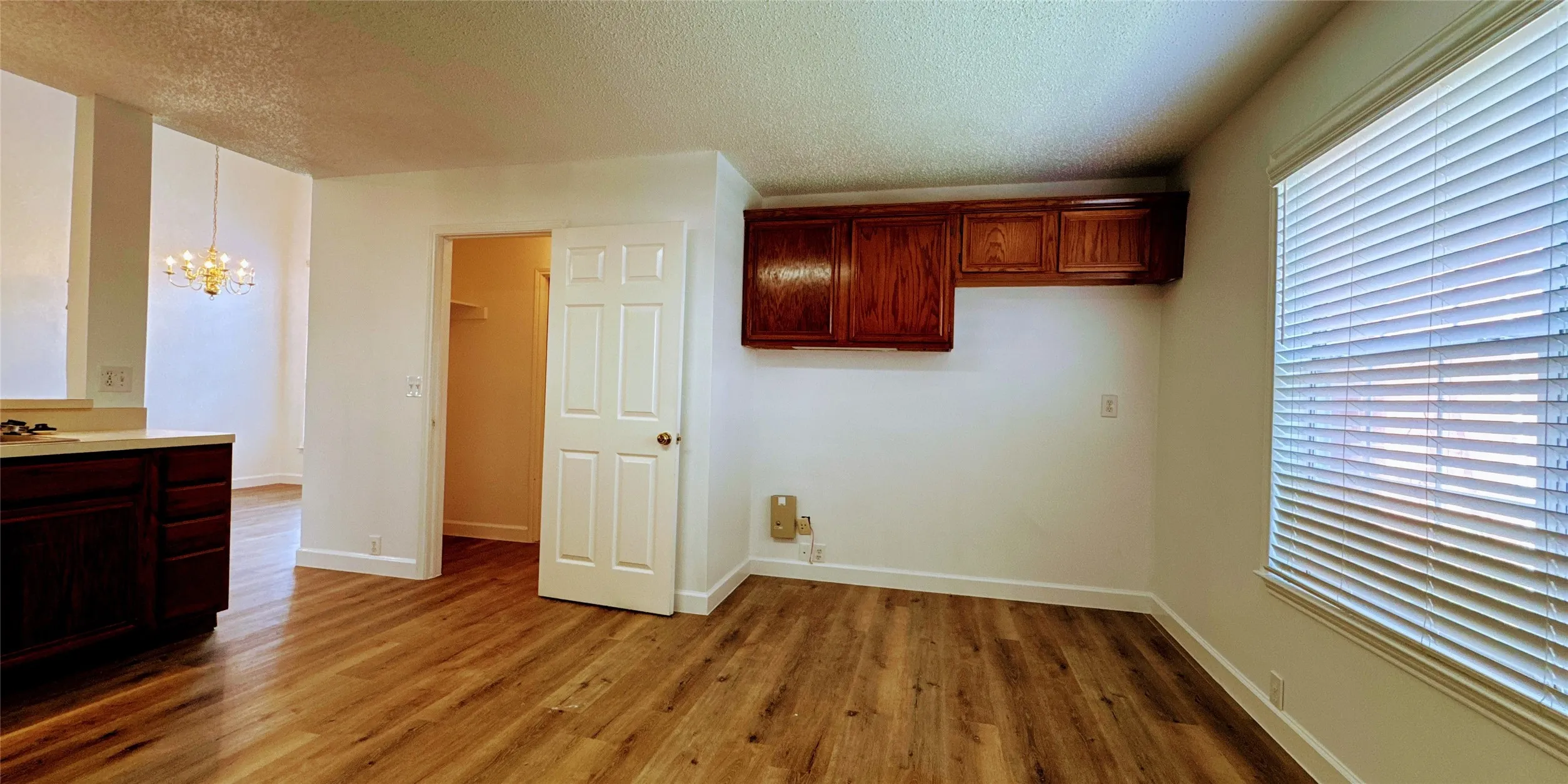 Single Family Residence For Sale in Collin County , 7208 Chateau Drive, Frisco, Texas 75035, 3 Bedroom, 3 Bathroom, 2 Garage spaces, 1,792 Sqft, built in 1995, mls#21307384, Real Estate Agent in Frisco, Homes For Sale in Collin county, Homes For Sale in Frisco, Realtor in Frisco Texas, Real Estate Brokerage Independent Realty Texas, Luminita Cordes Realtor