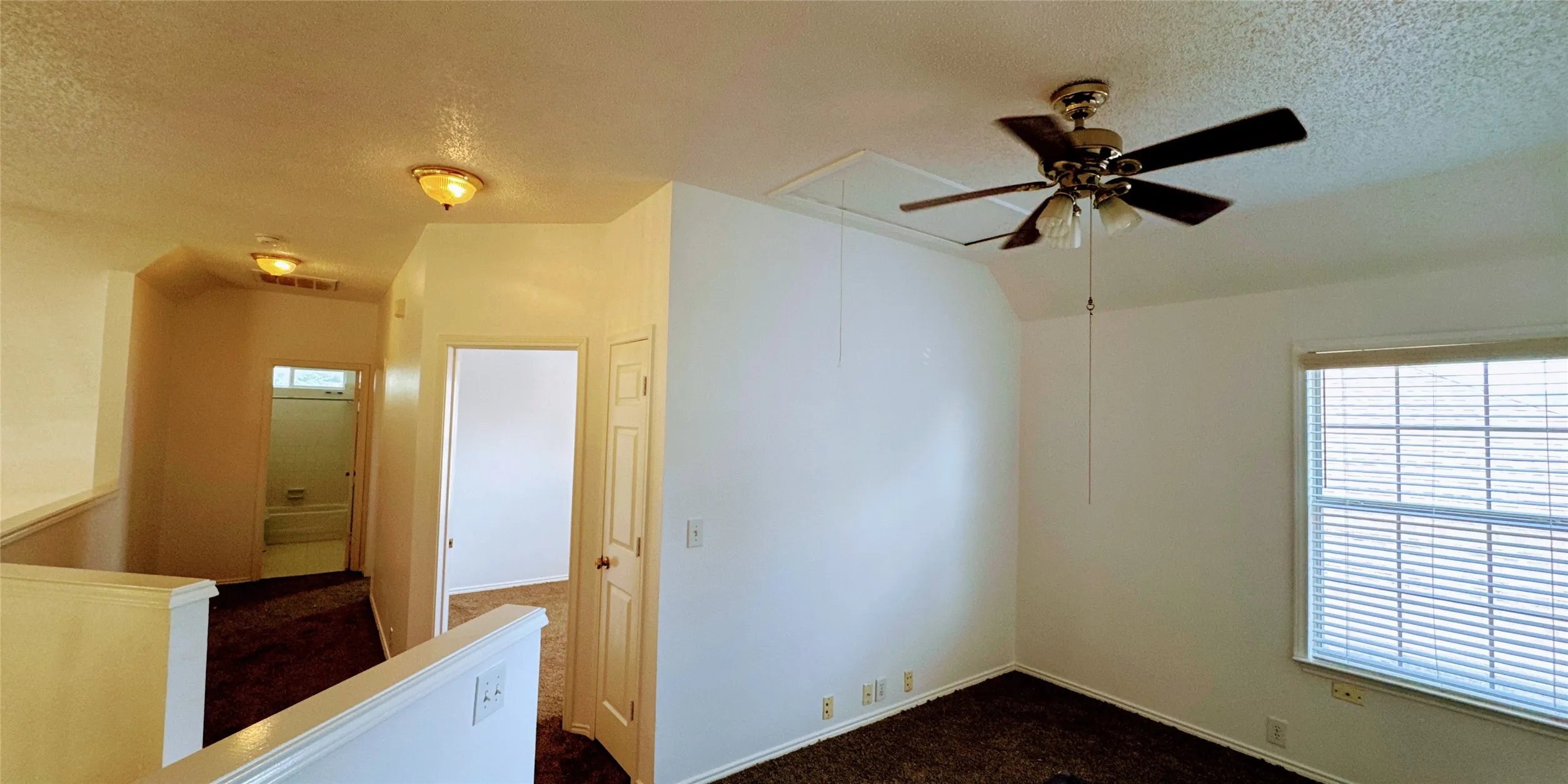 Single Family Residence For Sale in Collin County , 7208 Chateau Drive, Frisco, Texas 75035, 3 Bedroom, 3 Bathroom, 2 Garage spaces, 1,792 Sqft, built in 1995, mls#21307384, Real Estate Agent in Frisco, Homes For Sale in Collin county, Homes For Sale in Frisco, Realtor in Frisco Texas, Real Estate Brokerage Independent Realty Texas, Luminita Cordes Realtor