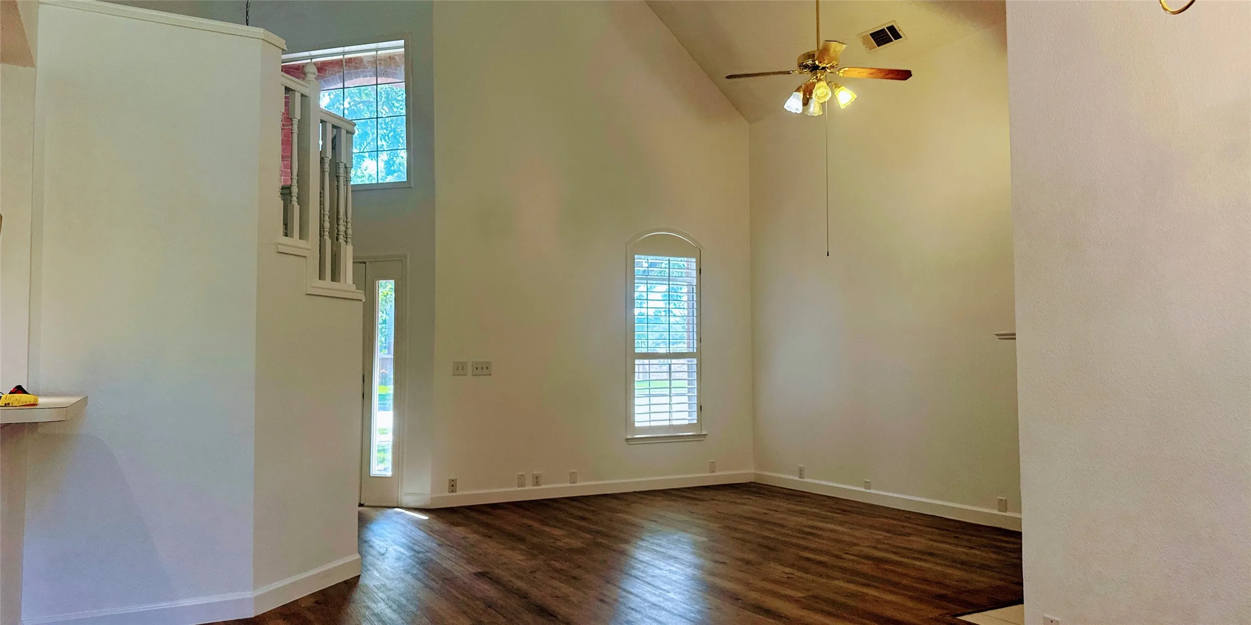 Single Family Residence For Sale in Collin County , 7208 Chateau Drive, Frisco, Texas 75035, 3 Bedroom, 3 Bathroom, 2 Garage spaces, 1,792 Sqft, built in 1995, mls#21307384, Real Estate Agent in Frisco, Homes For Sale in Collin county, Homes For Sale in Frisco, Realtor in Frisco Texas, Real Estate Brokerage Independent Realty Texas, Luminita Cordes Realtor