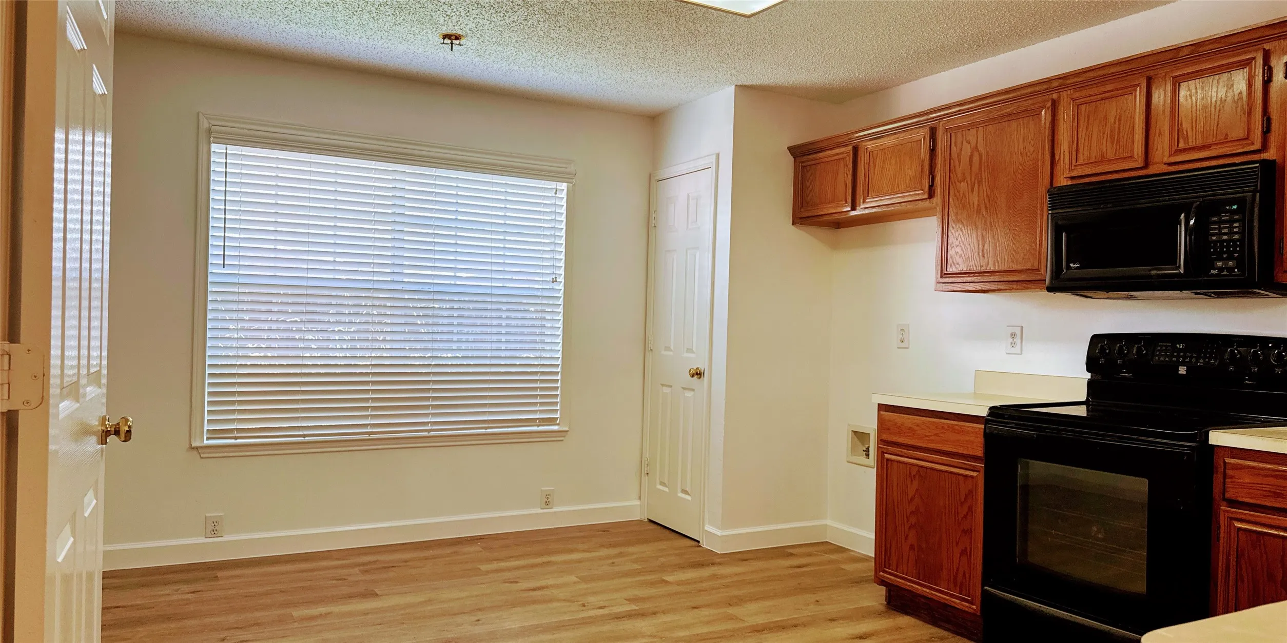 Single Family Residence For Sale in Collin County , 7208 Chateau Drive, Frisco, Texas 75035, 3 Bedroom, 3 Bathroom, 2 Garage spaces, 1,792 Sqft, built in 1995, mls#21307384, Real Estate Agent in Frisco, Homes For Sale in Collin county, Homes For Sale in Frisco, Realtor in Frisco Texas, Real Estate Brokerage Independent Realty Texas, Luminita Cordes Realtor