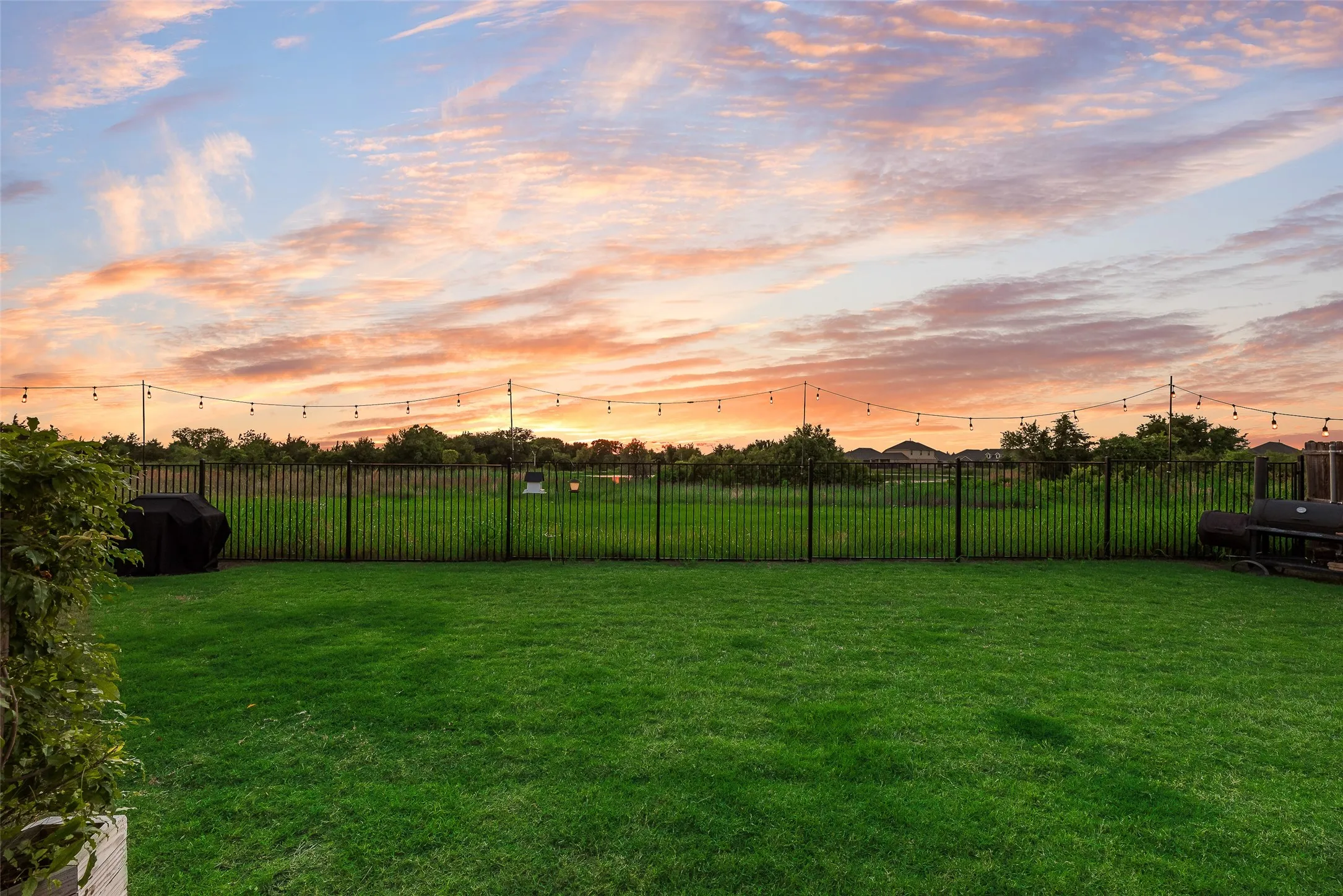 Single Family Residence For Sale in Kaufman County , 1079 Sublime Drive, Heath, Texas 75126, 4 Bedroom, 4 Bathroom, 2 Garage spaces, 3,203 Sqft, built in 2020, Price $449,989, mls#21276995, Real Estate Agent in Heath, Homes For Sale in Kaufman county, Homes For Sale in Heath, Realtor in Heath Texas, Real Estate Brokerage Independent Realty Texas, Luminita Cordes Realtor
