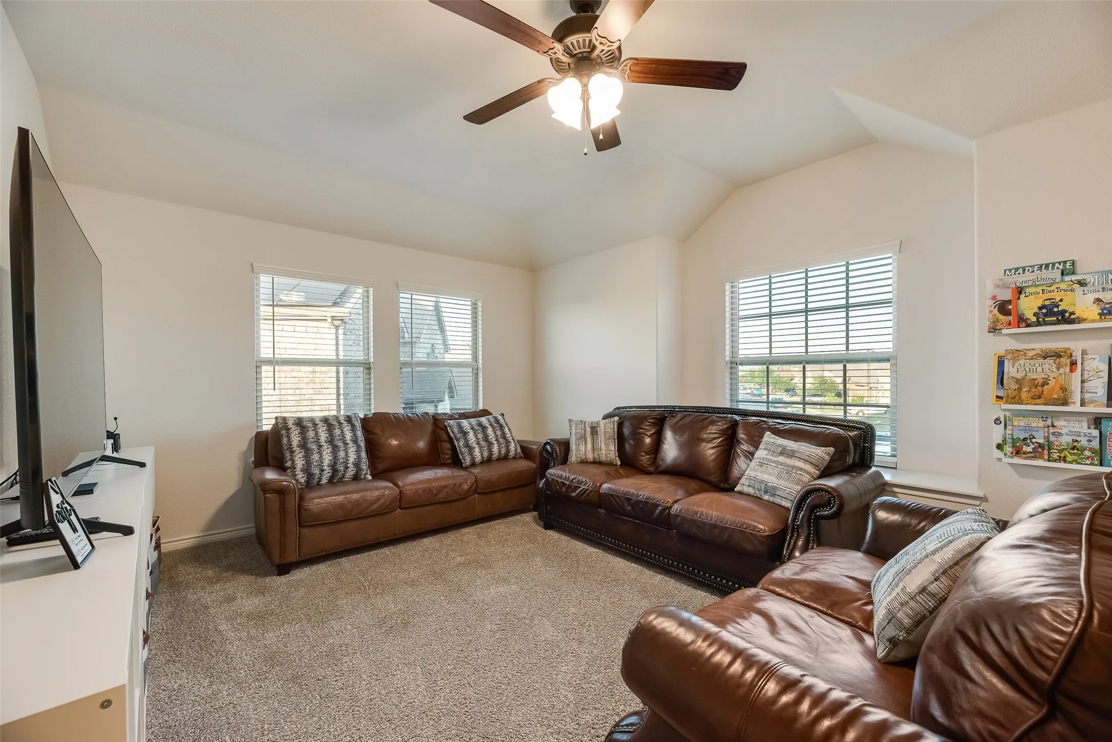 Single Family Residence For Sale in Kaufman County , 1079 Sublime Drive, Heath, Texas 75126, 4 Bedroom, 4 Bathroom, 2 Garage spaces, 3,203 Sqft, built in 2020, Price $449,989, mls#21276995, Real Estate Agent in Heath, Homes For Sale in Kaufman county, Homes For Sale in Heath, Realtor in Heath Texas, Real Estate Brokerage Independent Realty Texas, Luminita Cordes Realtor
