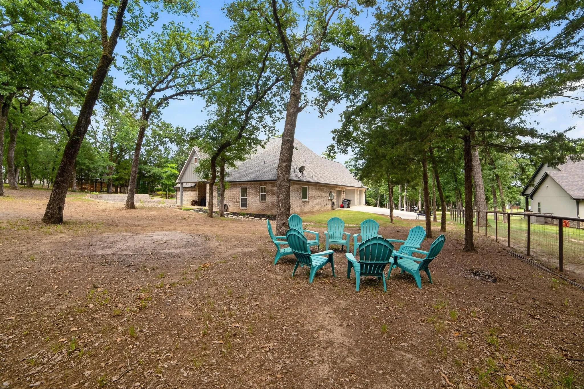 Single Family Residence For Sale in Kaufman County , 125 Oakbend Trail, Mabank, Texas 75147, 4 Bedroom, 3 Bathroom, 3 Garage spaces, 2,857 Sqft, built in 2022, mls#21307355, Real Estate Agent in Mabank, Homes For Sale in Kaufman county, Homes For Sale in Mabank, Realtor in Mabank Texas, Real Estate Brokerage Independent Realty Texas, Luminita Cordes Realtor