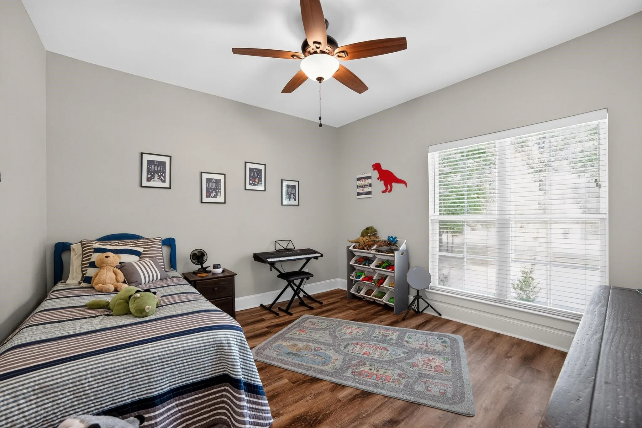 Single Family Residence For Sale in Kaufman County , 125 Oakbend Trail, Mabank, Texas 75147, 4 Bedroom, 3 Bathroom, 3 Garage spaces, 2,857 Sqft, built in 2022, mls#21307355, Real Estate Agent in Mabank, Homes For Sale in Kaufman county, Homes For Sale in Mabank, Realtor in Mabank Texas, Real Estate Brokerage Independent Realty Texas, Luminita Cordes Realtor