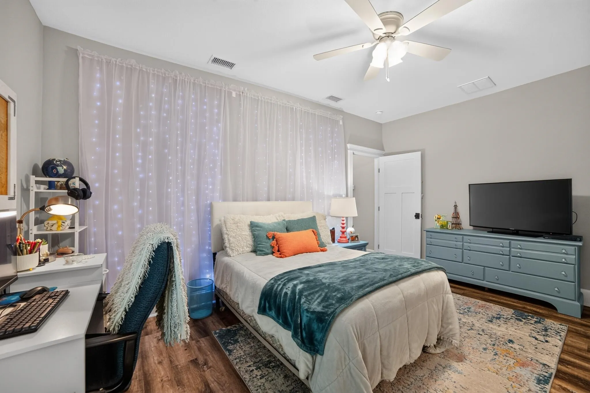 Single Family Residence For Sale in Kaufman County , 125 Oakbend Trail, Mabank, Texas 75147, 4 Bedroom, 3 Bathroom, 3 Garage spaces, 2,857 Sqft, built in 2022, mls#21307355, Real Estate Agent in Mabank, Homes For Sale in Kaufman county, Homes For Sale in Mabank, Realtor in Mabank Texas, Real Estate Brokerage Independent Realty Texas, Luminita Cordes Realtor