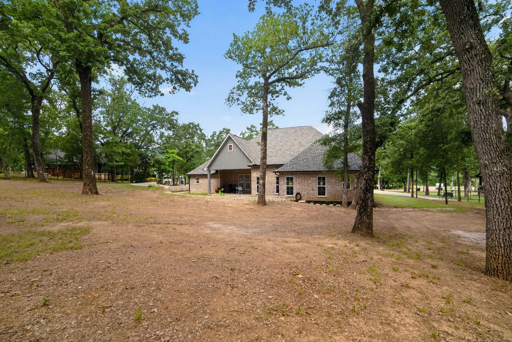 Single Family Residence For Sale in Kaufman County , 125 Oakbend Trail, Mabank, Texas 75147, 4 Bedroom, 3 Bathroom, 3 Garage spaces, 2,857 Sqft, built in 2022, mls#21307355, Real Estate Agent in Mabank, Homes For Sale in Kaufman county, Homes For Sale in Mabank, Realtor in Mabank Texas, Real Estate Brokerage Independent Realty Texas, Luminita Cordes Realtor