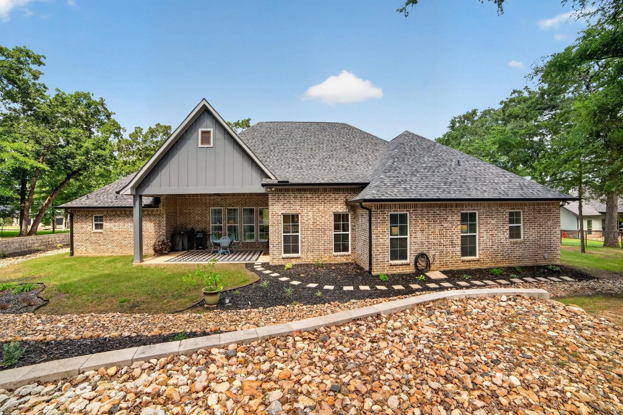 Single Family Residence For Sale in Kaufman County , 125 Oakbend Trail, Mabank, Texas 75147, 4 Bedroom, 3 Bathroom, 3 Garage spaces, 2,857 Sqft, built in 2022, mls#21307355, Real Estate Agent in Mabank, Homes For Sale in Kaufman county, Homes For Sale in Mabank, Realtor in Mabank Texas, Real Estate Brokerage Independent Realty Texas, Luminita Cordes Realtor