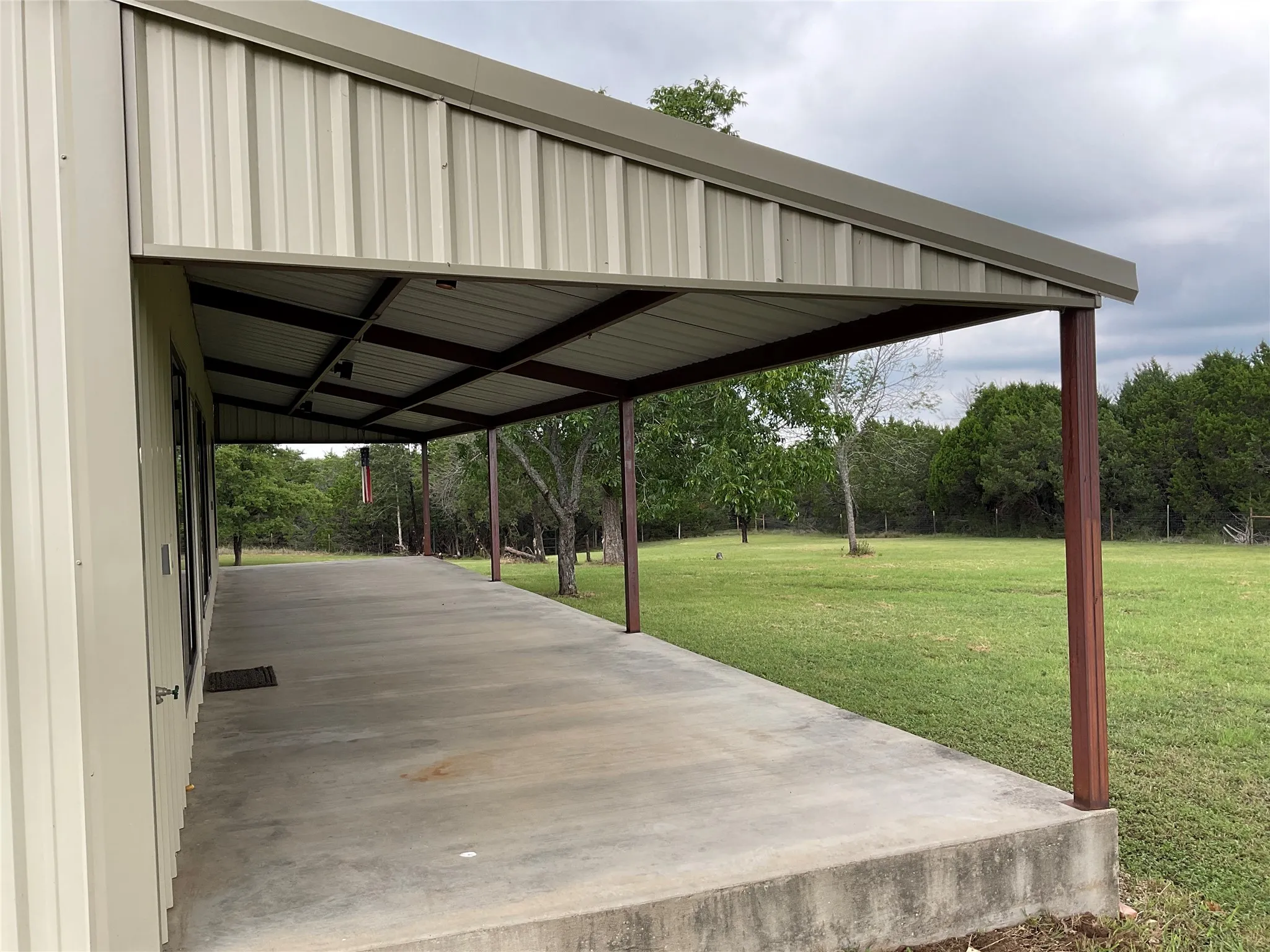 Single Family Residence For Sale in Bosque County , 392 County Road 1410, Morgan, Texas 76671, 2 Bedroom, 2 Bathroom, Garage spaces, 1,300 Sqft, built in 2013, mls#21302075, Real Estate Agent in Morgan, Homes For Sale in Bosque county, Homes For Sale in Morgan, Realtor in Morgan Texas, Real Estate Brokerage Independent Realty Texas, Luminita Cordes Realtor
